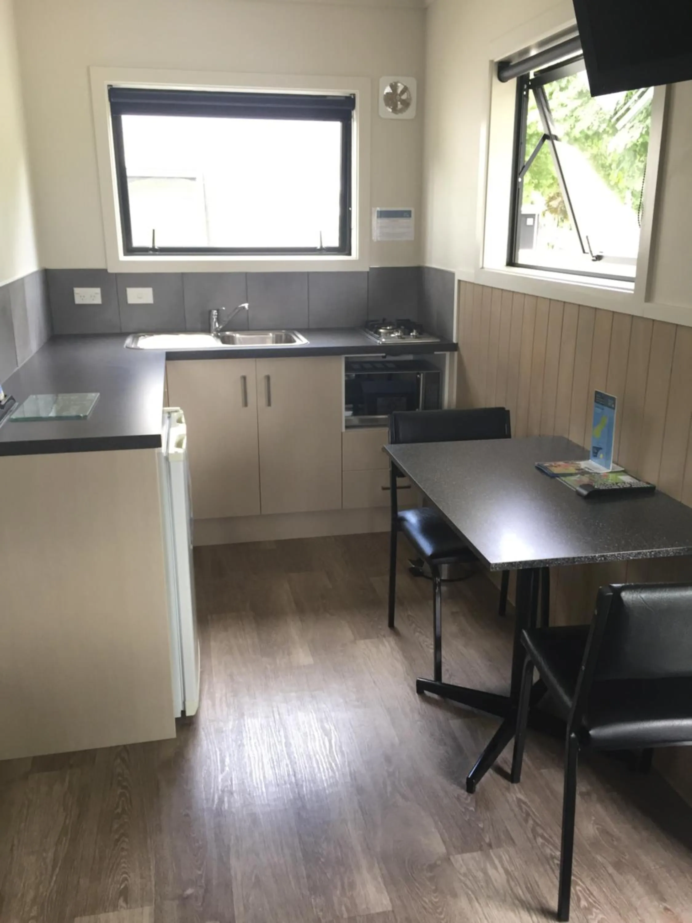 Kitchen or kitchenette in Geraldine TOP 10 Holiday Park