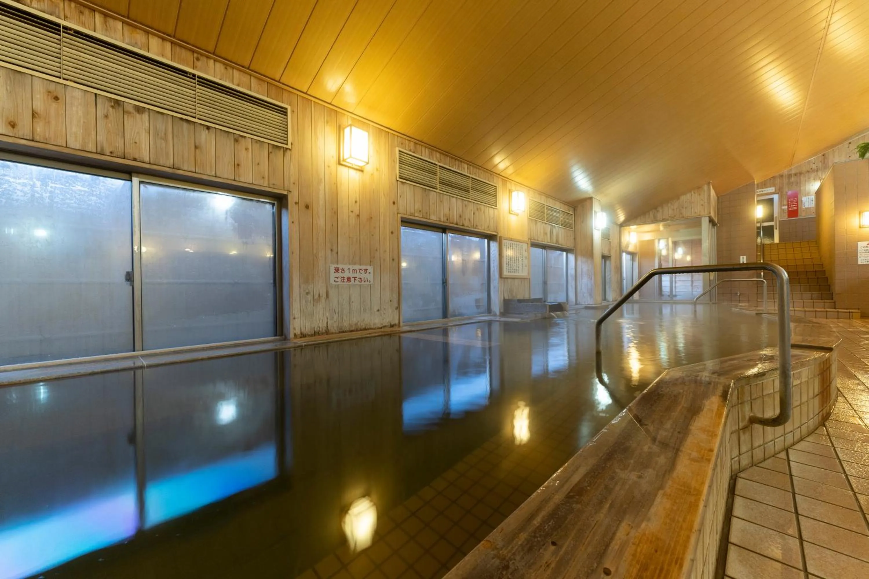 Public Bath in Hotel Monzennoyu
