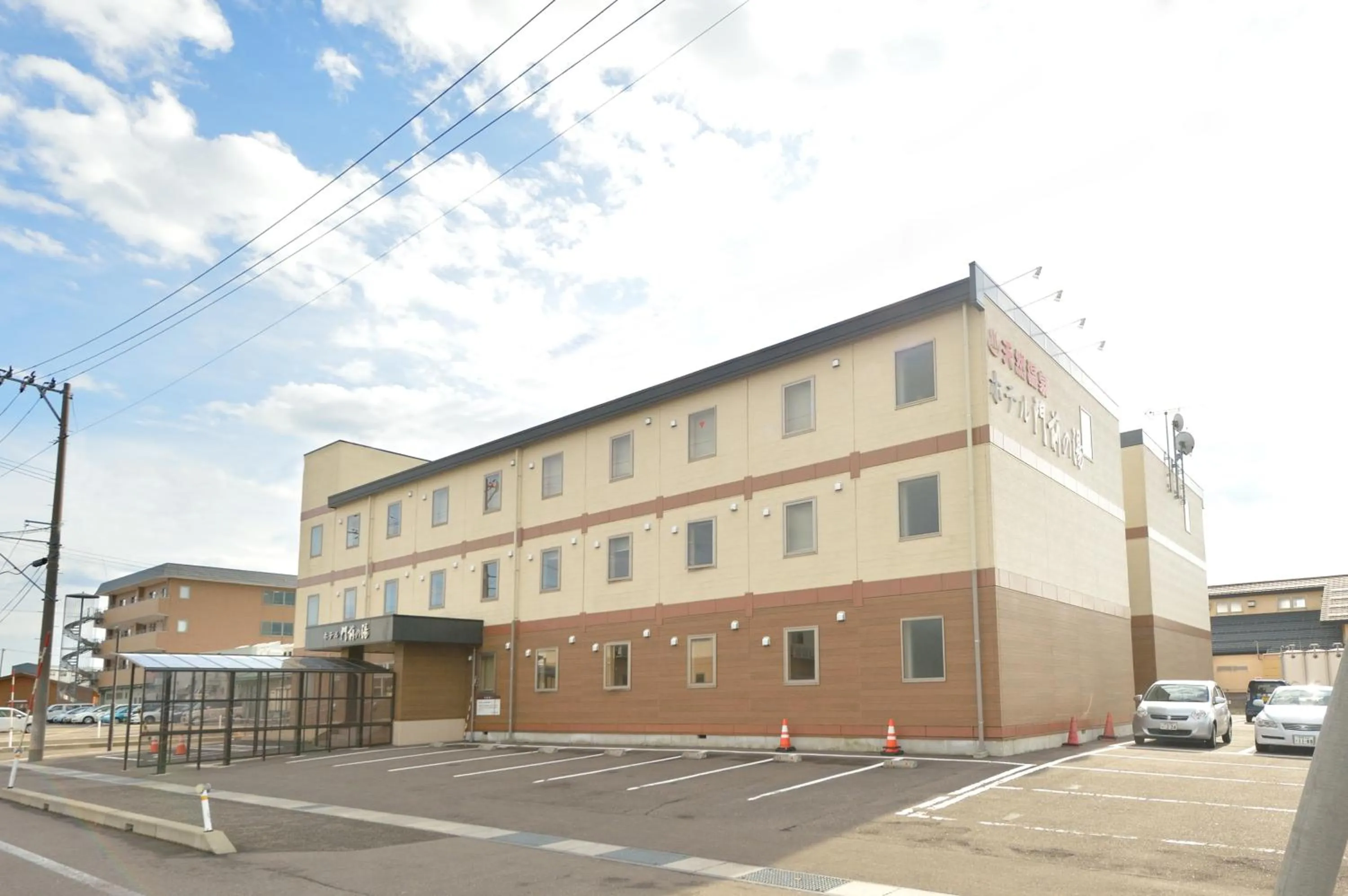 Property building in Hotel Monzennoyu