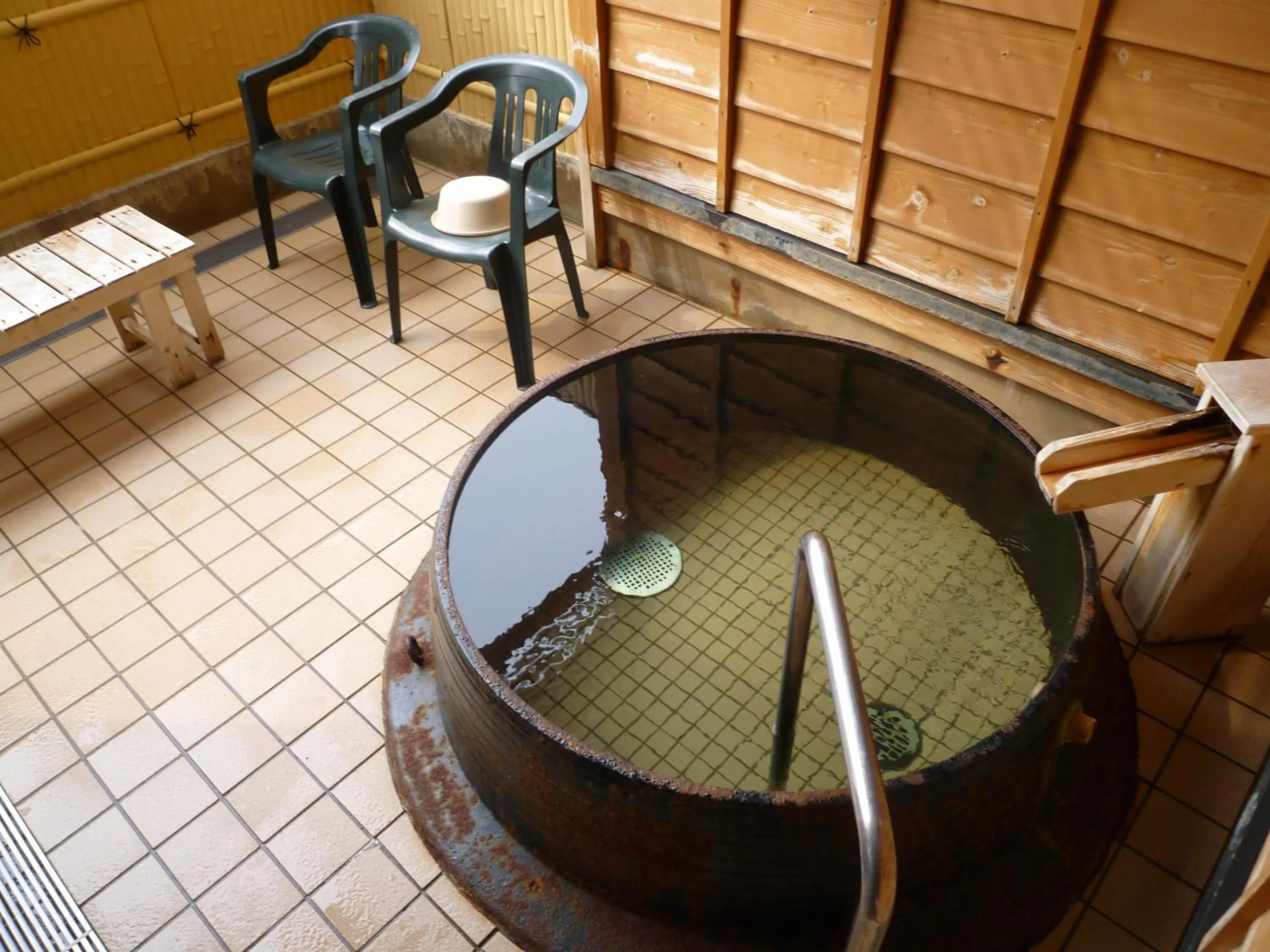 Hot Spring Bath in Hotel Monzennoyu