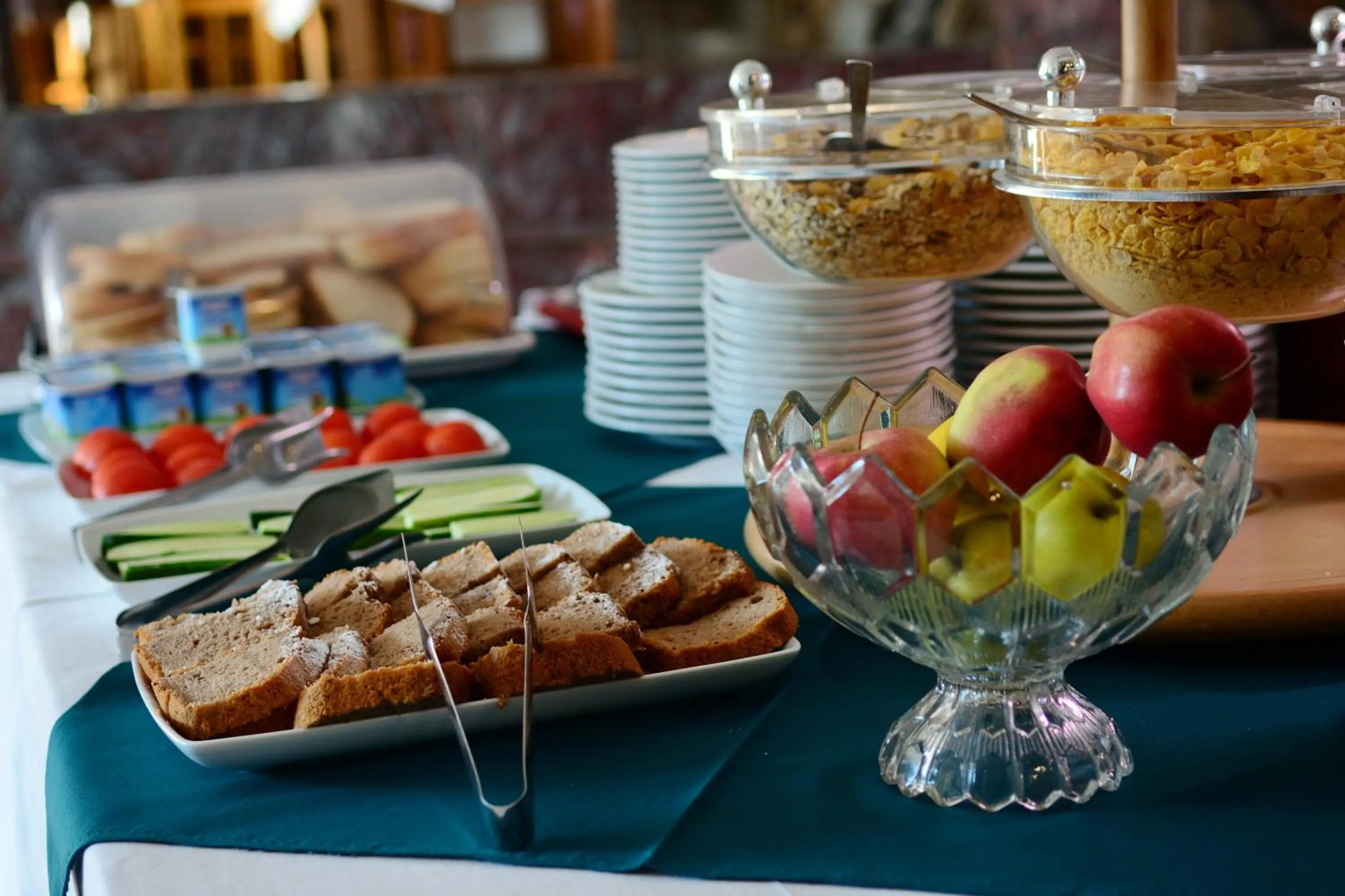 Restaurant/places to eat in Hotel Select