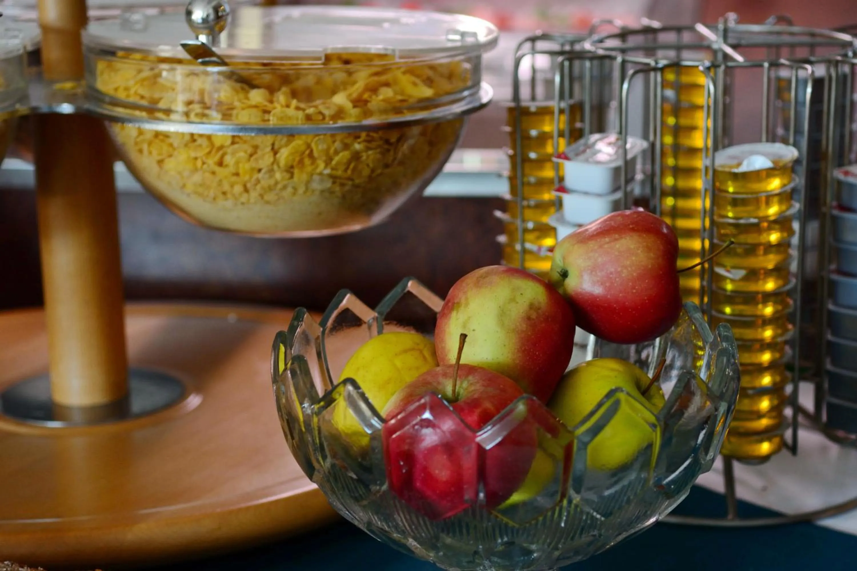 Restaurant/places to eat in Hotel Select