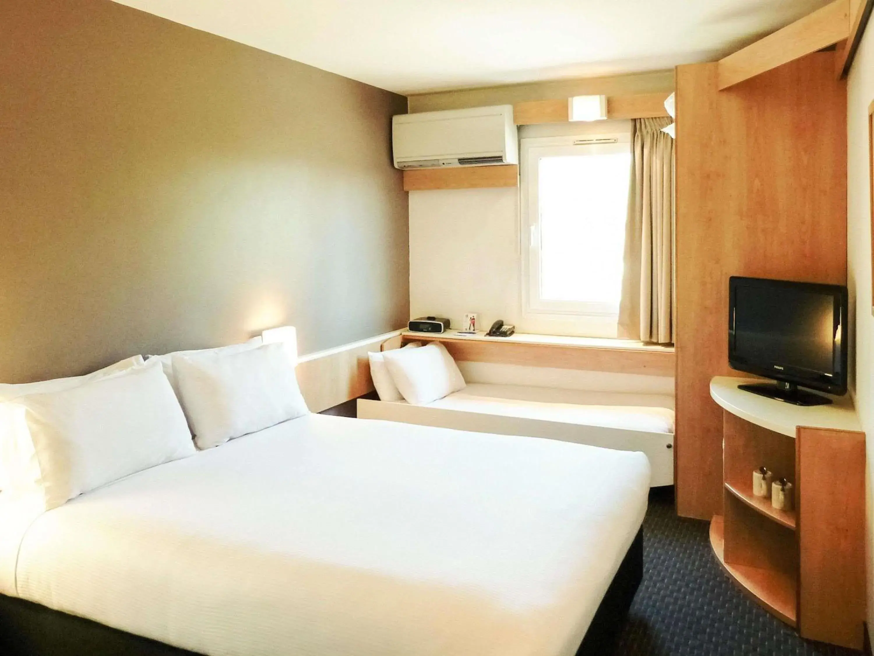 Bedroom, Bed in ibis Thornleigh Bedroom, Bed in ibis Thornleigh