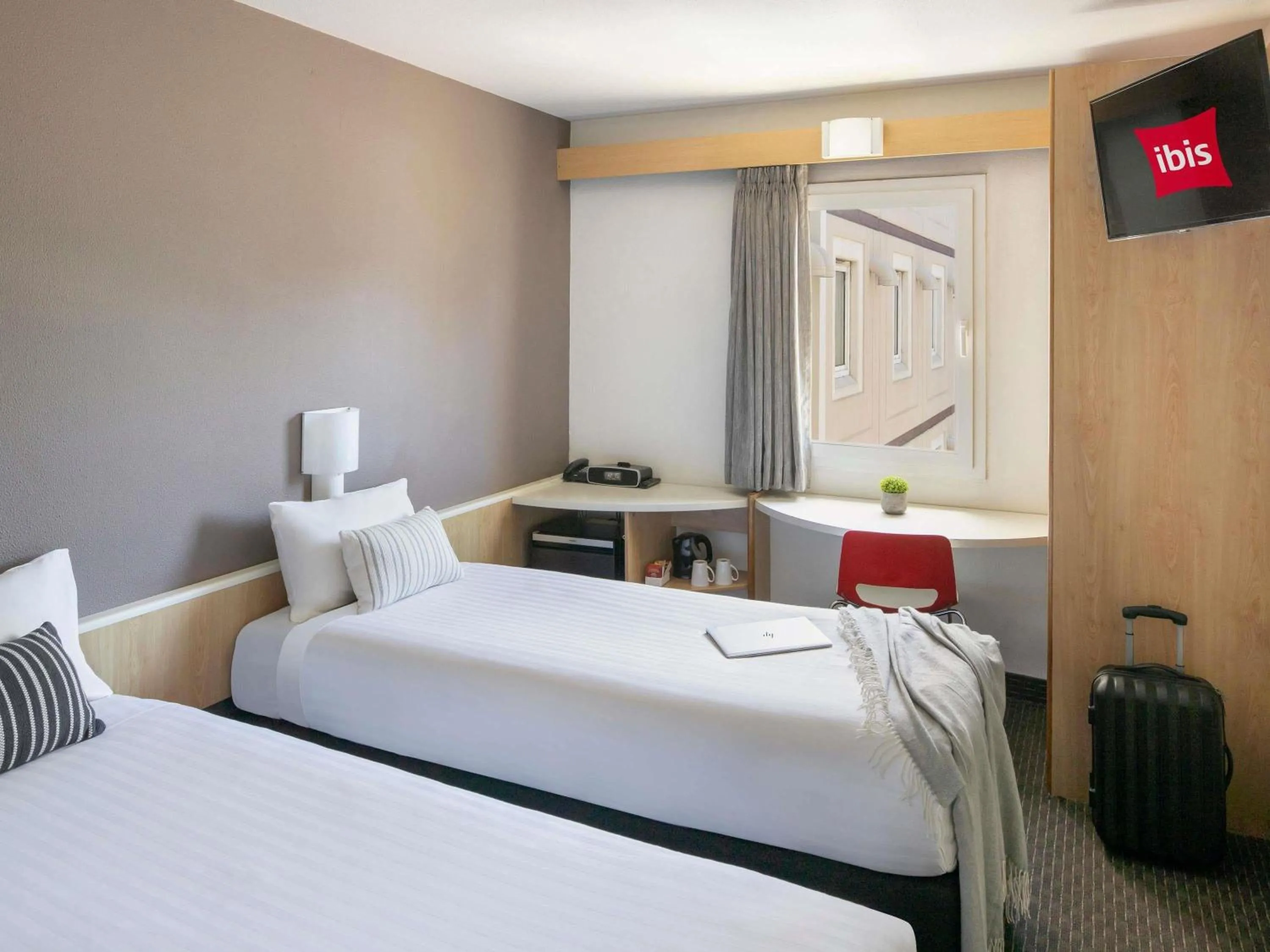 Bedroom, Bed in ibis Thornleigh