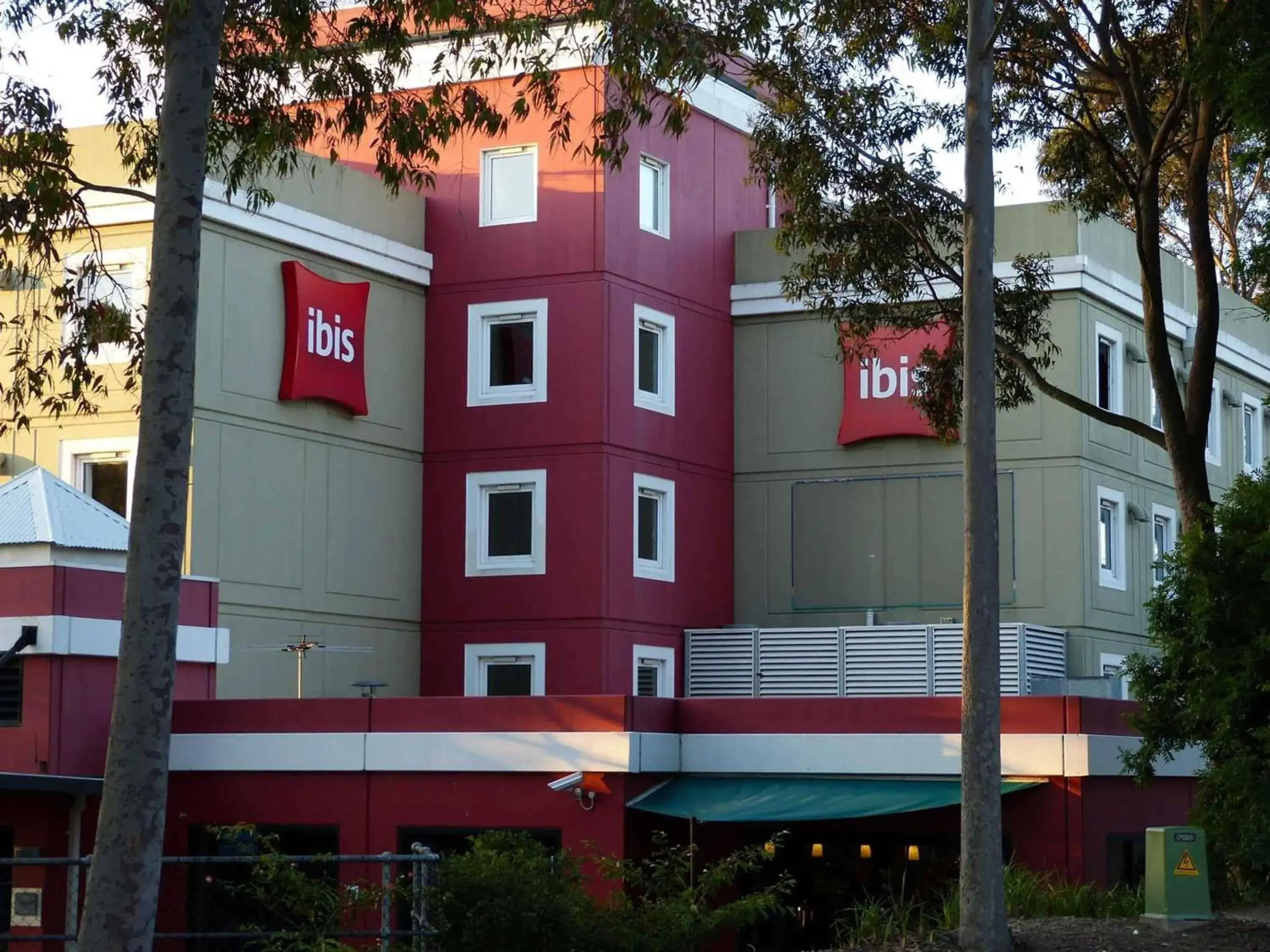 Property building in ibis Thornleigh Property building in ibis Thornleigh