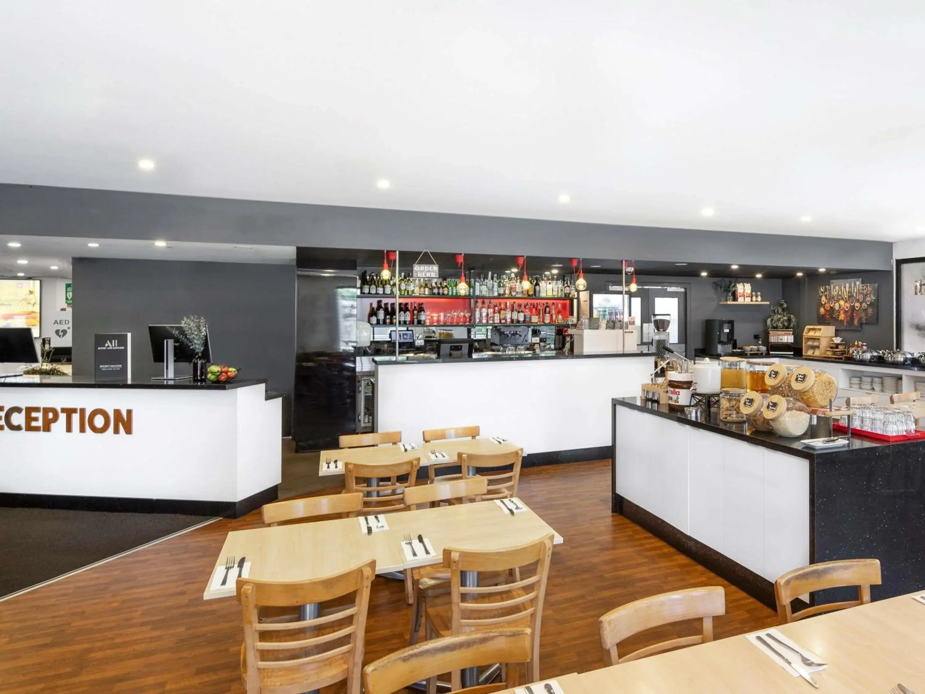 Lounge or bar in ibis Thornleigh Lounge or bar in ibis Thornleigh