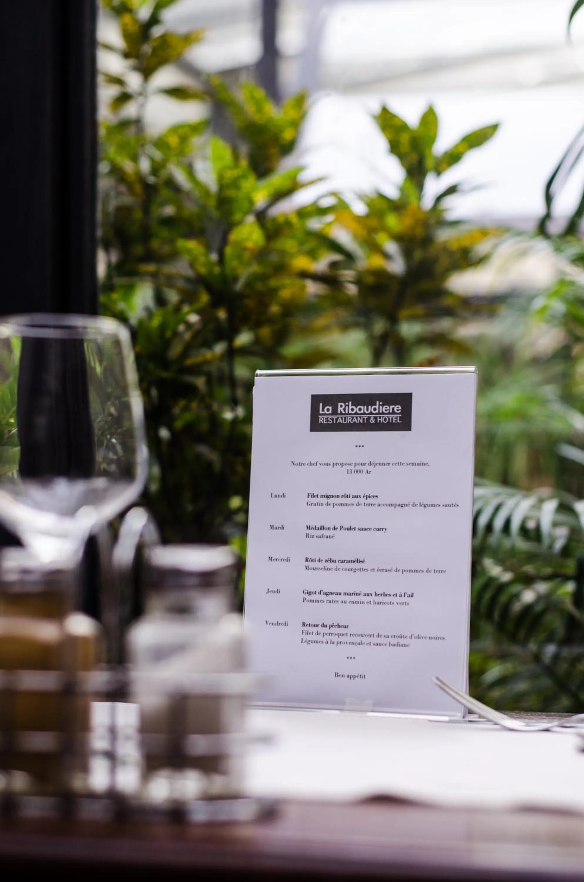 Dining area in Hôtel Restaurant La Ribaudière