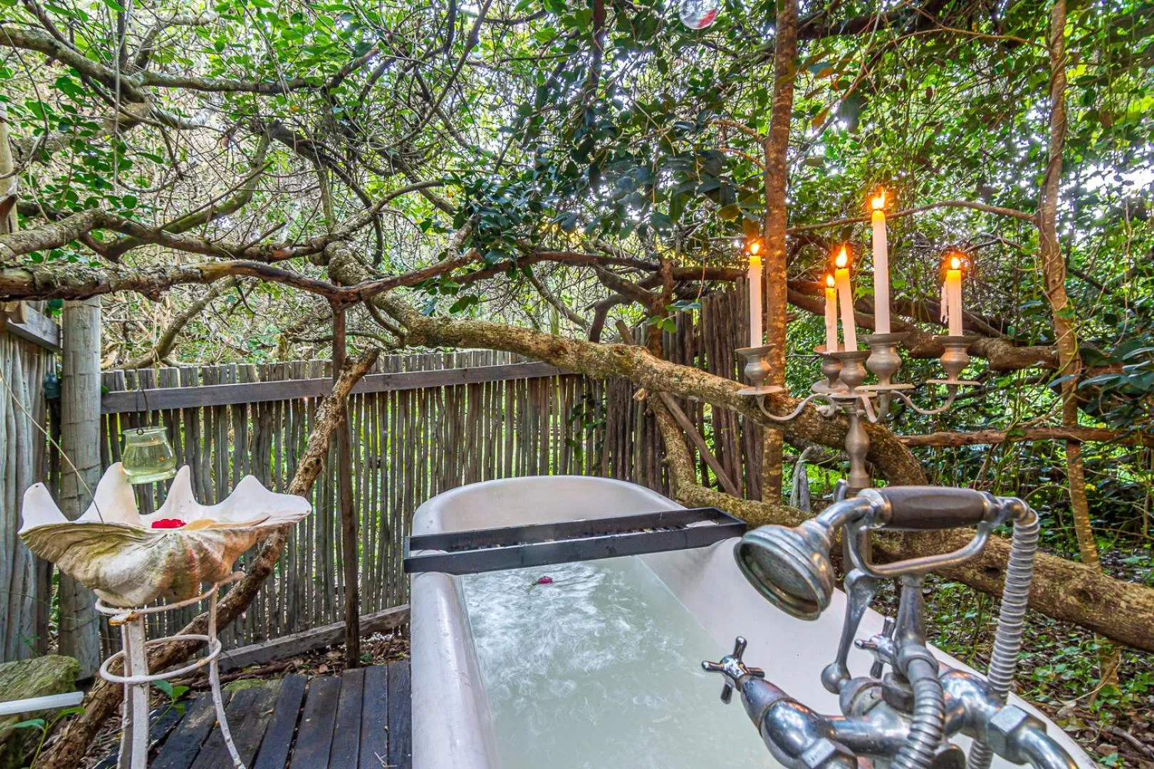 Open Air Bath in Kennedys Beach Villa