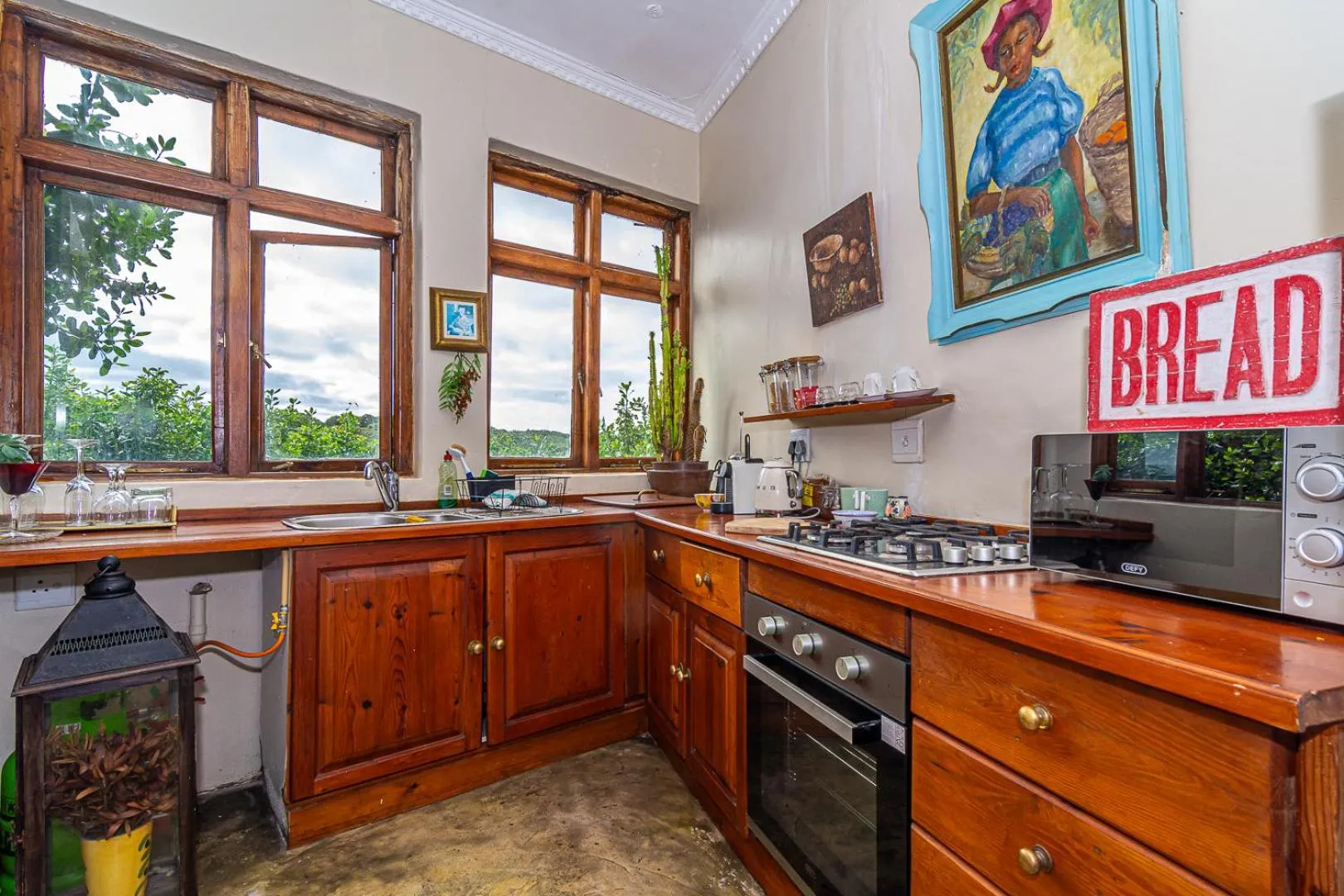 Kitchen or kitchenette in Kennedys Beach Villa