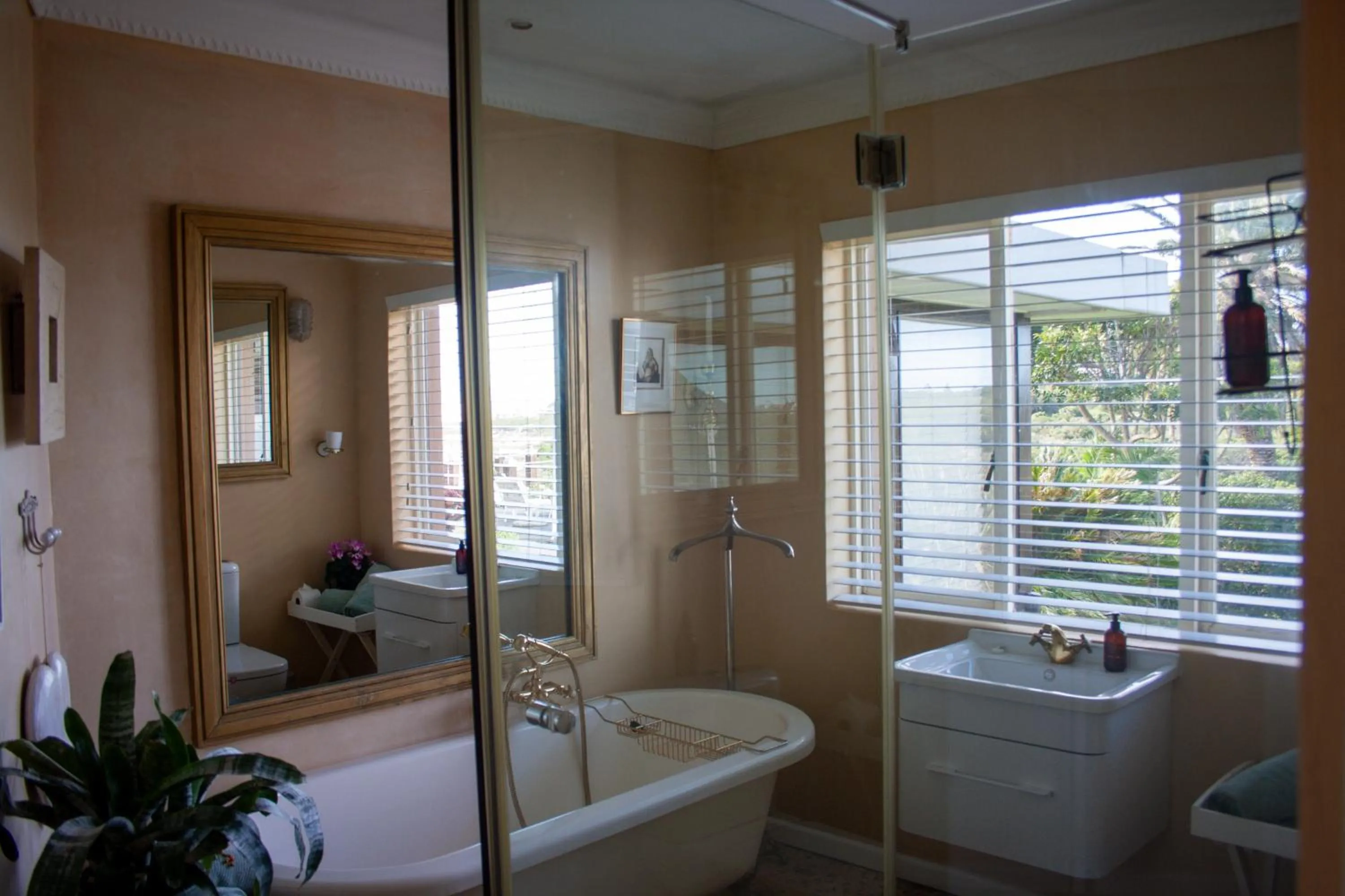 Shower in Kennedys Beach Villa