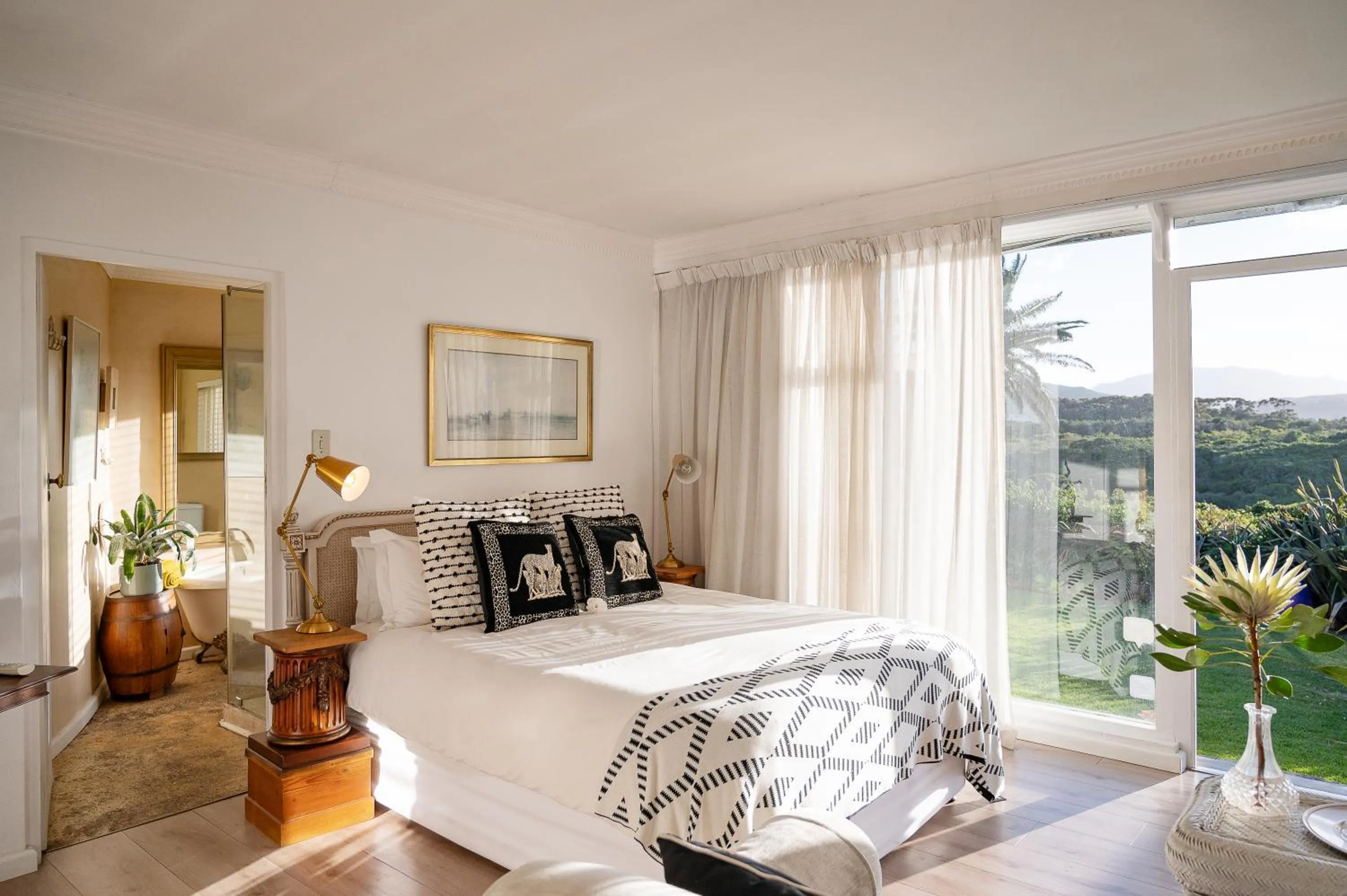 Bed in Kennedys Beach Villa