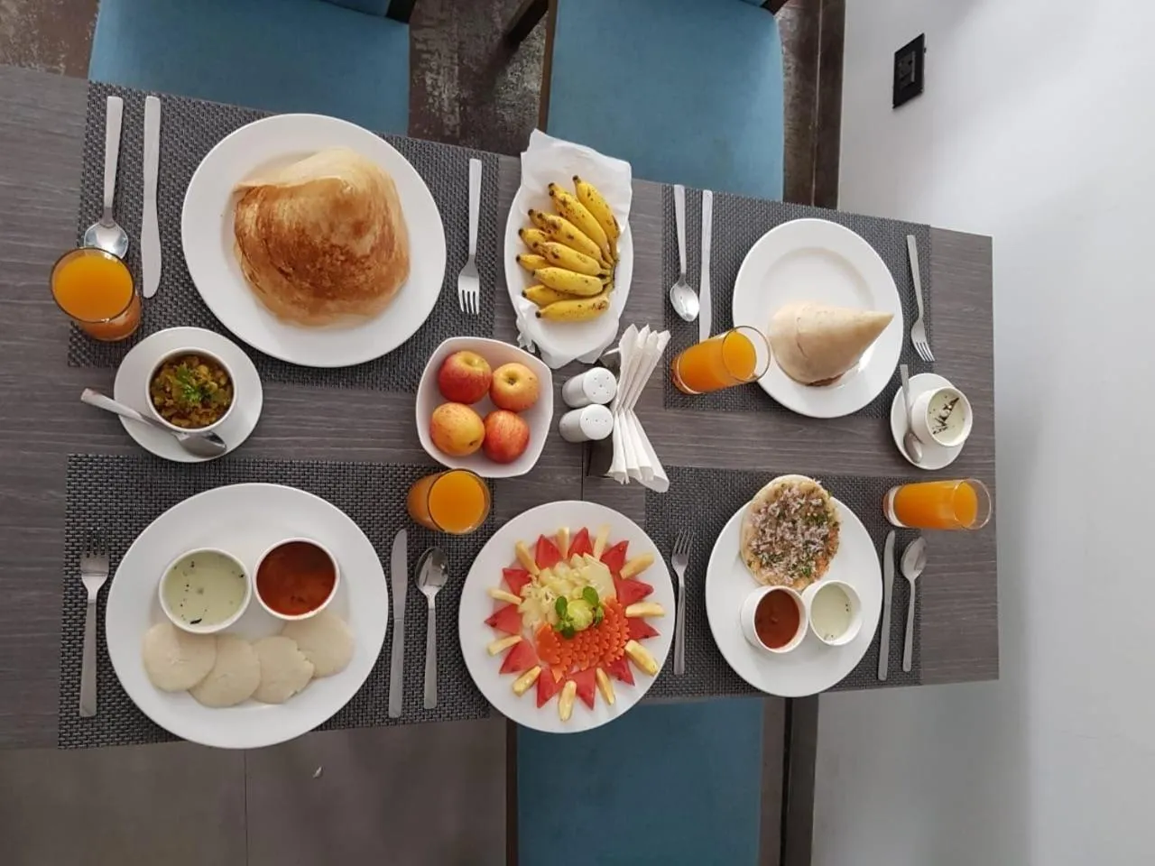 Buffet breakfast in Ramatan Resort