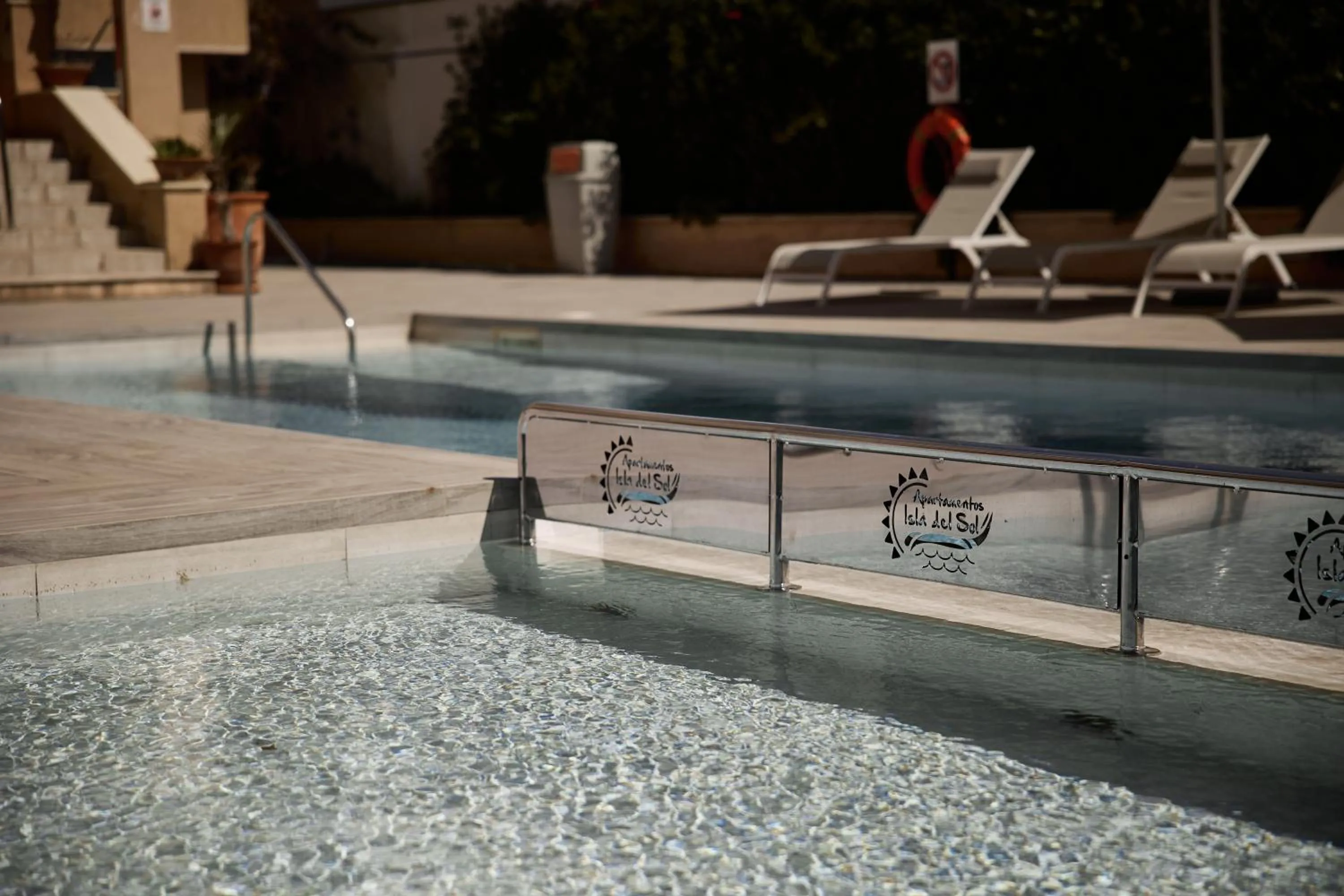 Swimming pool in Apartamentos Isla del Sol