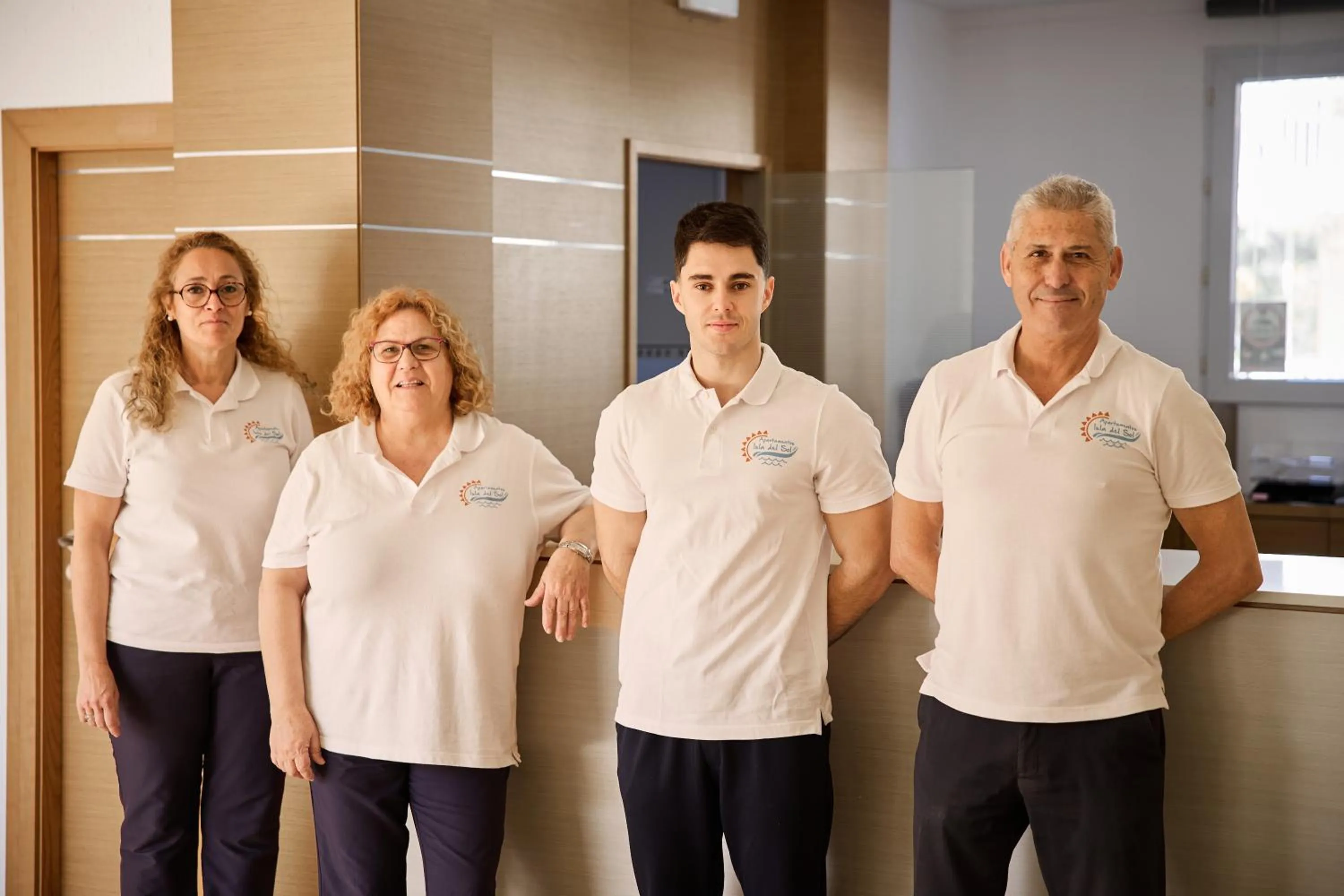 People in Apartamentos Isla del Sol