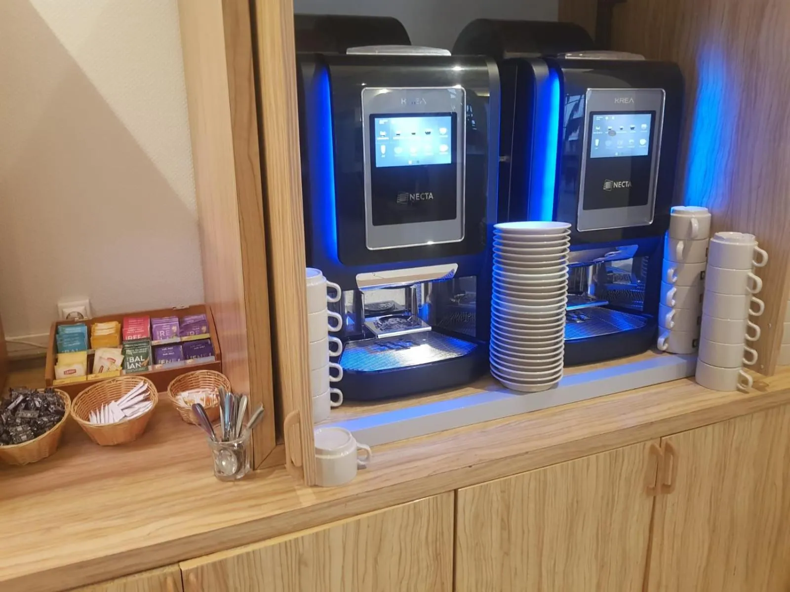 Restaurant/places to eat in KYRIAD ORANGE Centre Ville - HOTEL & RESTAURANT & BAR - La Galerie d'Art des Princes - Provence Alpes Côte d'Azur - France - Proche A7-A9 - exit21- Châteauneuf-du-Pape Avignon Bollene Nimes - 24h-24h