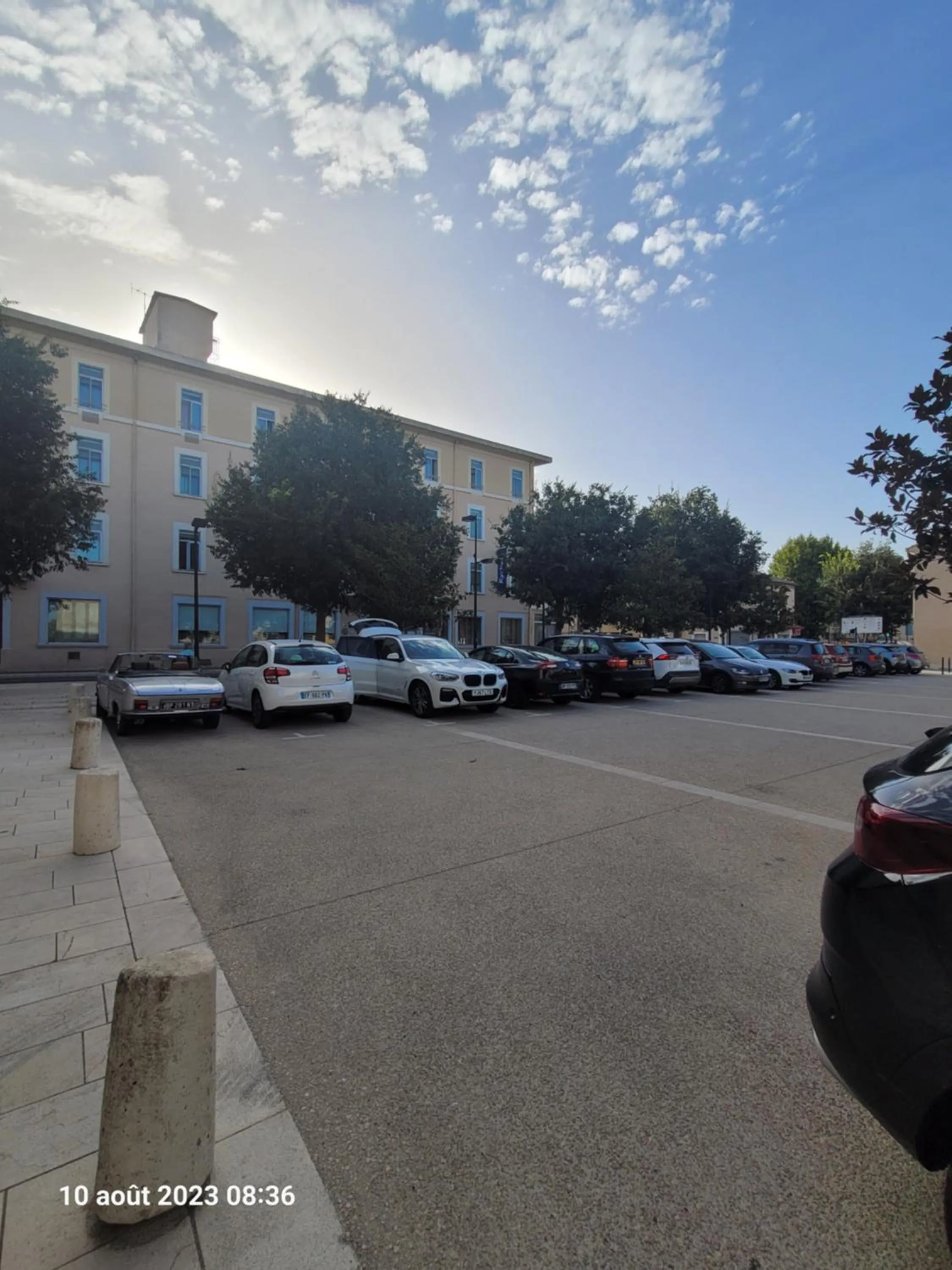 Day in KYRIAD ORANGE Centre Ville - HOTEL & RESTAURANT & BAR - La Galerie d'Art des Princes - Provence Alpes Côte d'Azur - France - Proche A7-A9 - exit21- Châteauneuf-du-Pape Avignon Bollene Nimes - 24h-24h