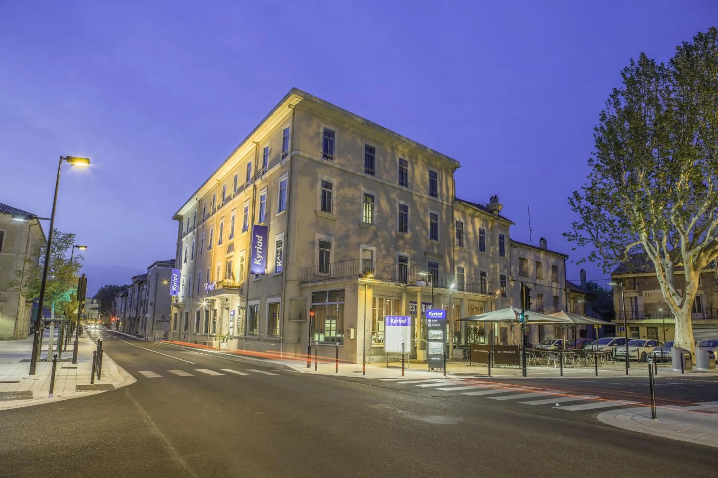 Property building in KYRIAD ORANGE Centre Ville - HOTEL & RESTAURANT & BAR - La Galerie d'Art des Princes - Provence Alpes Côte d'Azur - France - Proche A7-A9 - exit21- Châteauneuf-du-Pape Avignon Bollene Nimes - 24h-24h