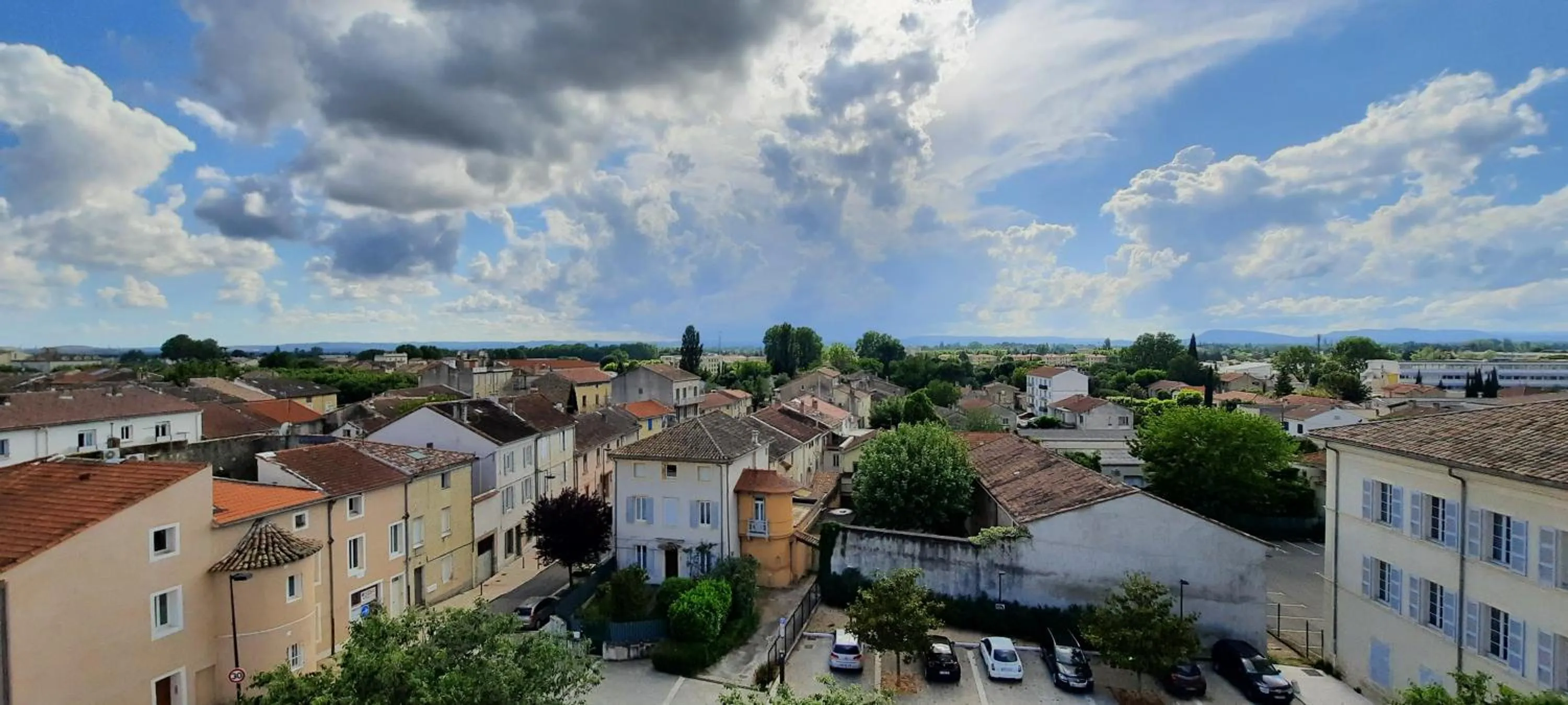 Day in KYRIAD ORANGE Centre Ville - HOTEL & RESTAURANT & BAR - La Galerie d'Art des Princes - Provence Alpes Côte d'Azur - France - Proche A7-A9 - exit21- Châteauneuf-du-Pape Avignon Bollene Nimes - 24h-24h