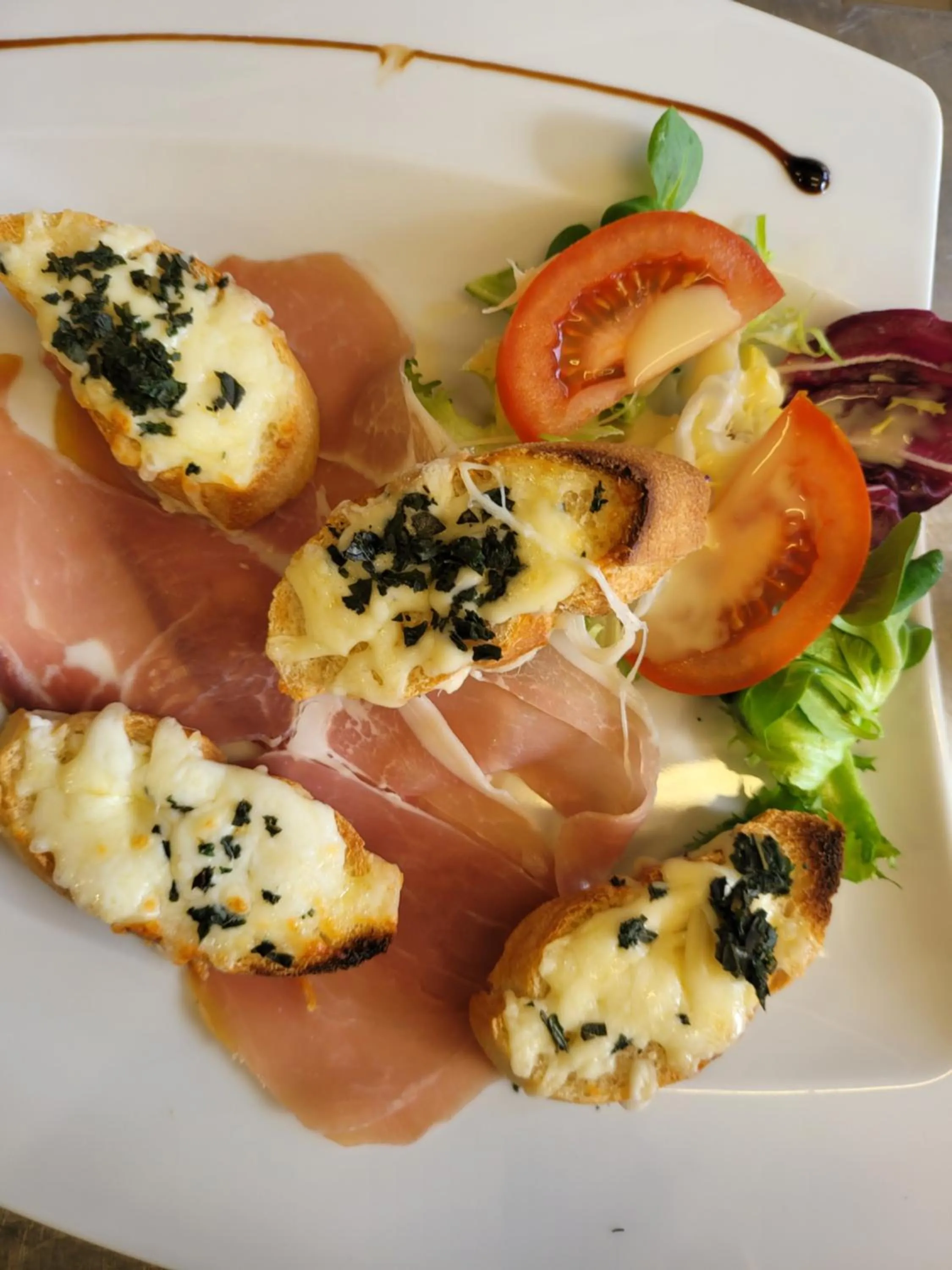 Restaurant/places to eat in KYRIAD ORANGE Centre Ville - HOTEL & RESTAURANT & BAR - La Galerie d'Art des Princes - Provence Alpes Côte d'Azur - France - Proche A7-A9 - exit21- Châteauneuf-du-Pape Avignon Bollene Nimes - 24h-24h