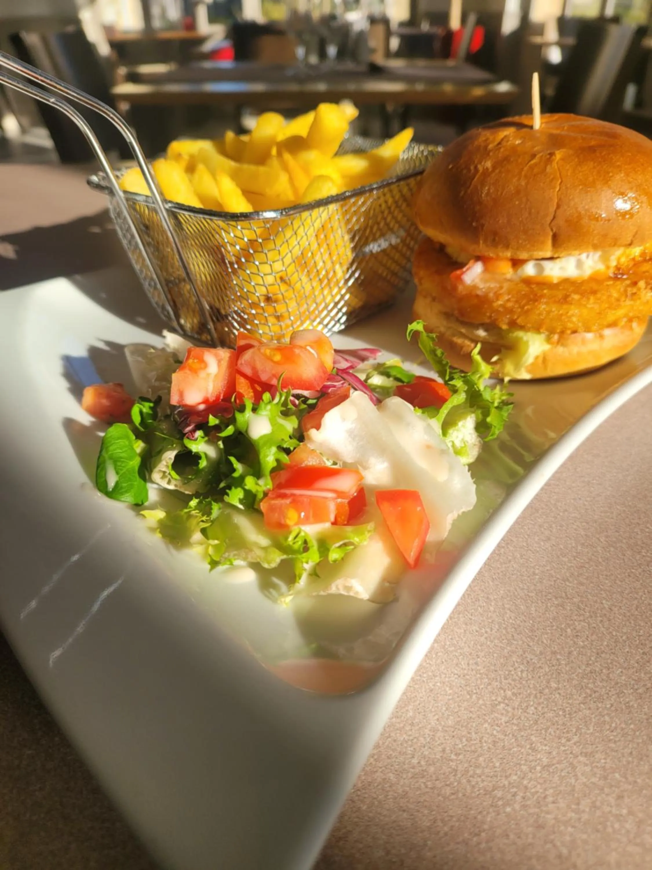 Restaurant/places to eat in KYRIAD ORANGE Centre Ville - HOTEL & RESTAURANT & BAR - La Galerie d'Art des Princes - Provence Alpes Côte d'Azur - France - Proche A7-A9 - exit21- Châteauneuf-du-Pape Avignon Bollene Nimes - 24h-24h