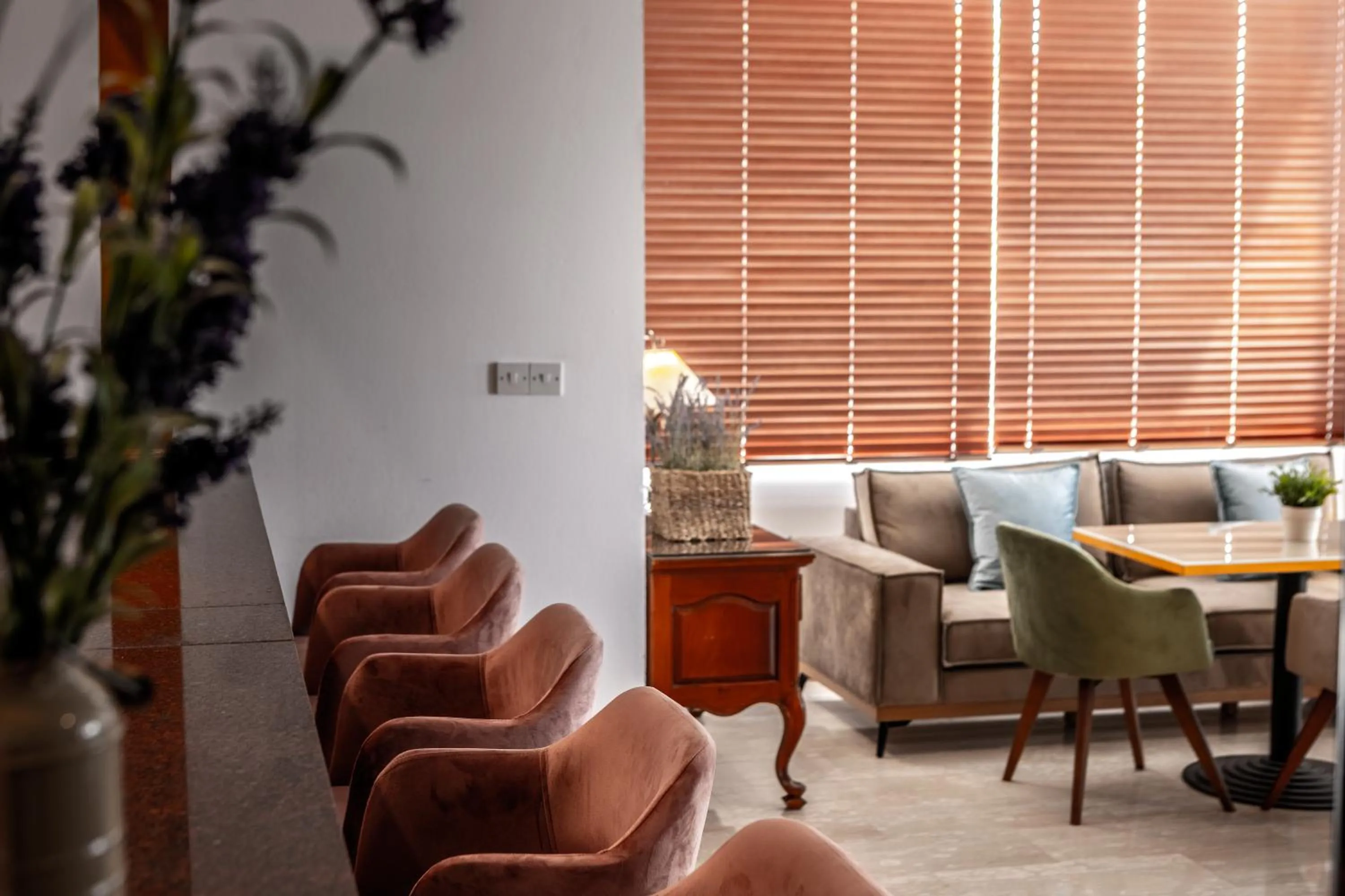 Restaurant/places to eat in Stephanos Hotel Apartments