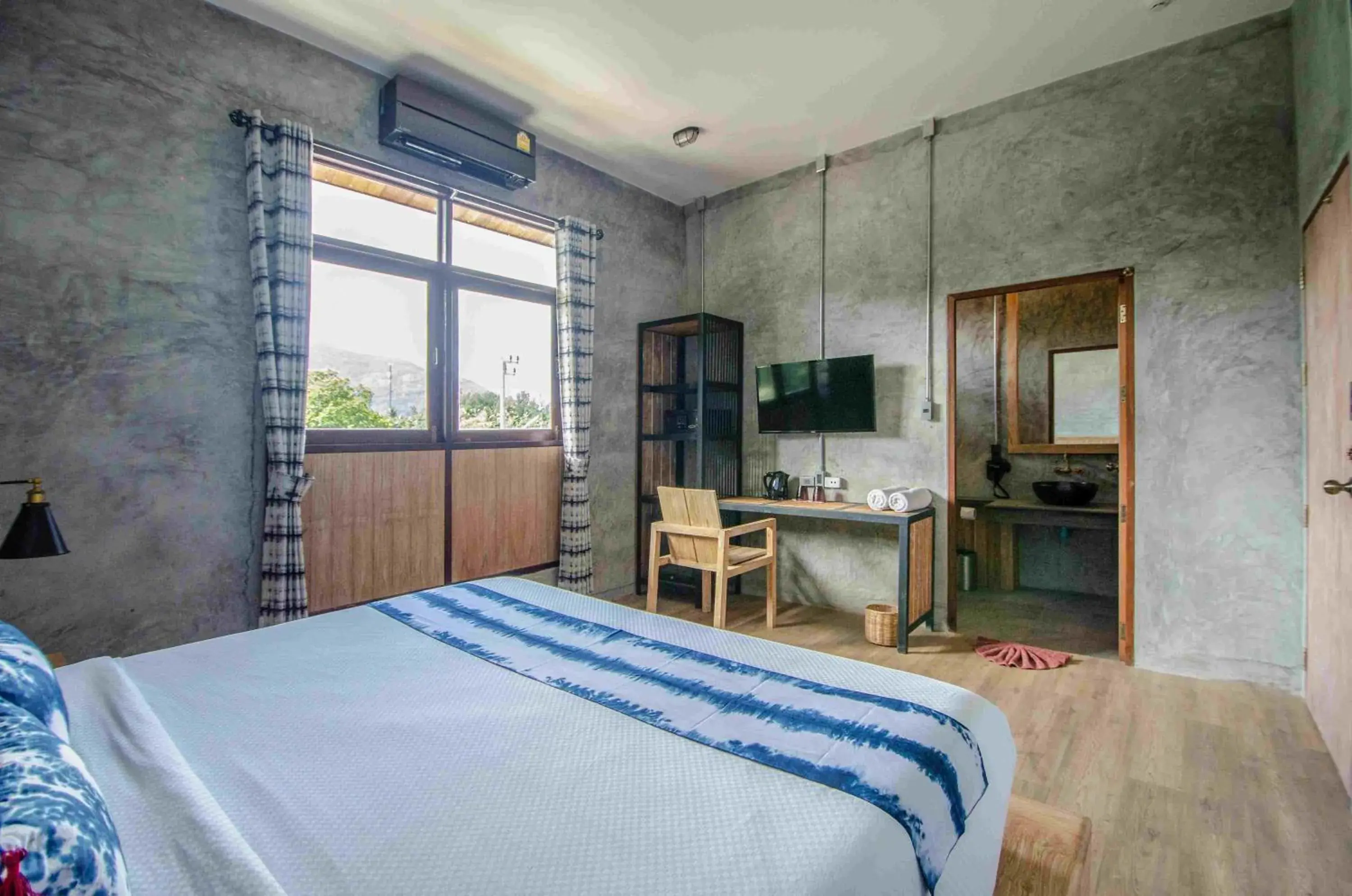 Bed in The Chic Lipe Bed in The Chic Lipe