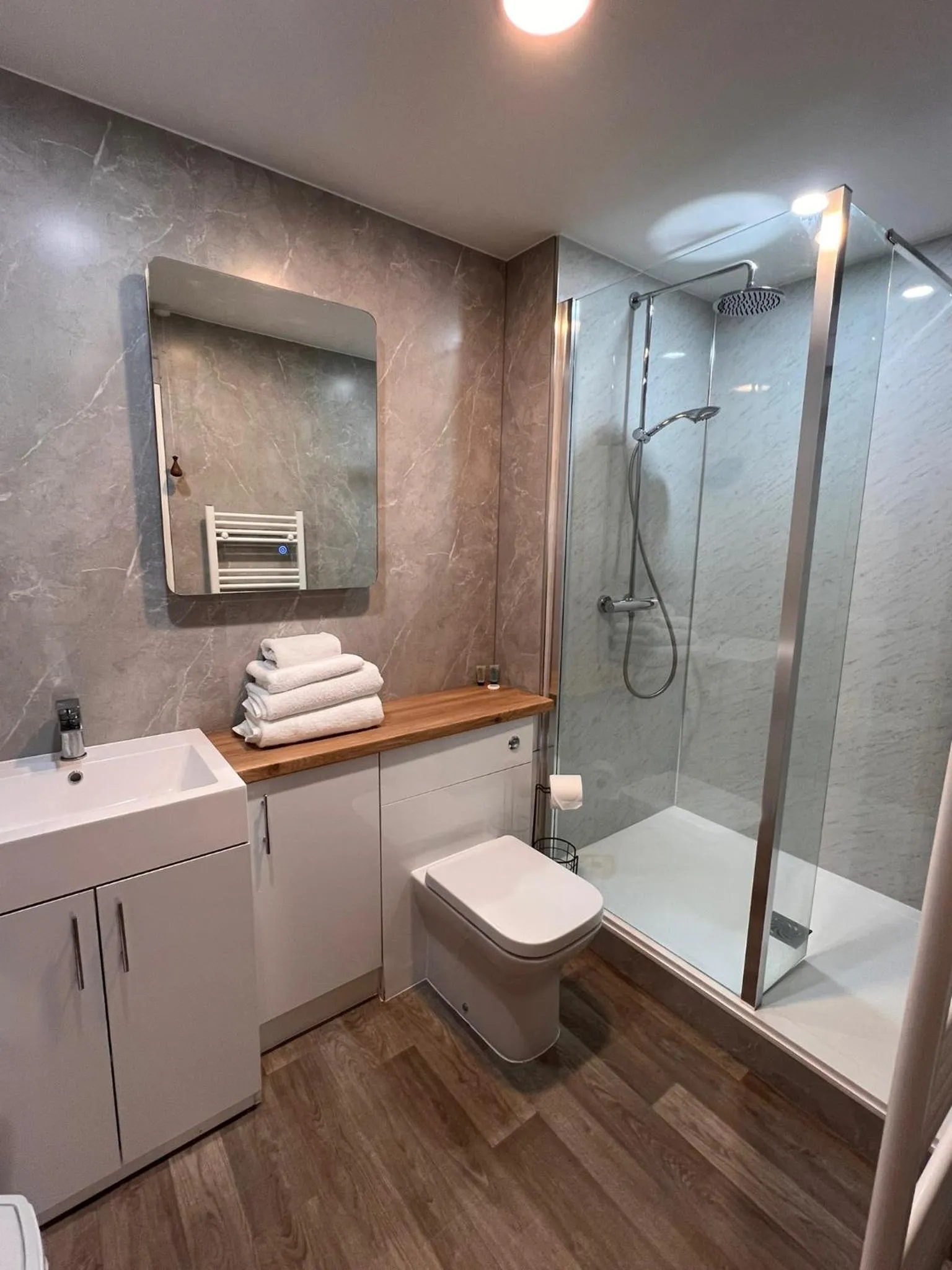 Shower in Hunston Mill Self Catering Dog Stay For Free