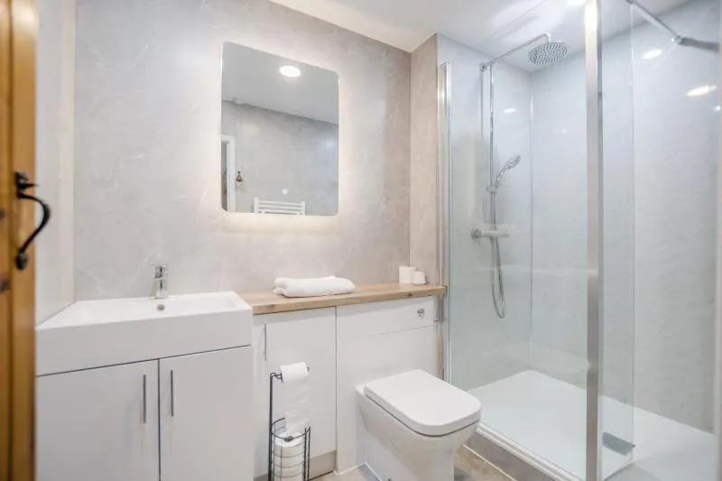 Bathroom in Hunston Mill Self Catering Dog Stay For Free