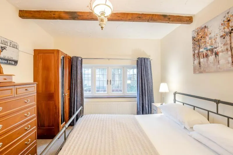 Bedroom, Bed in Hunston Mill Self Catering Dog Stay For Free