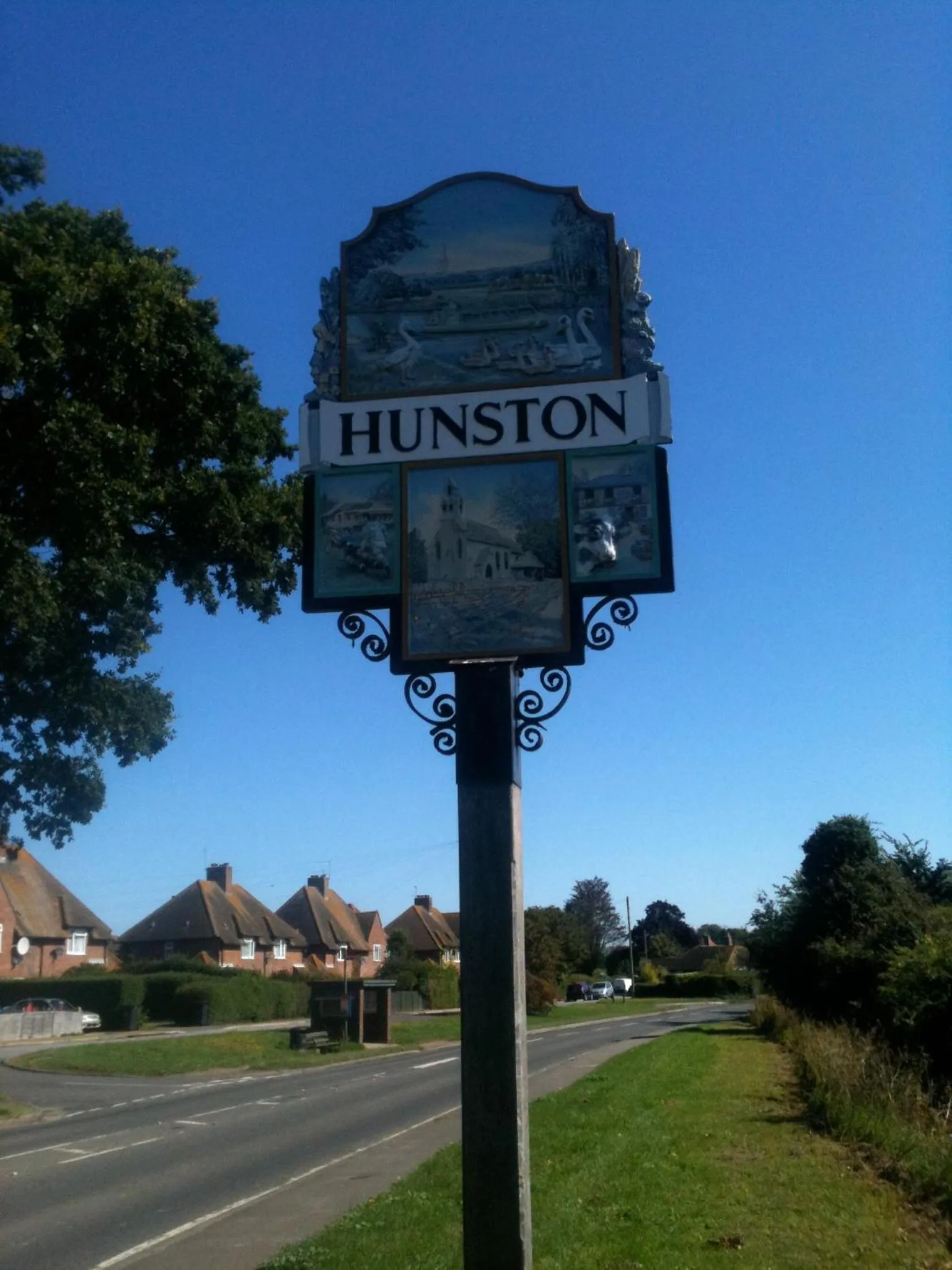 Text overlay in Hunston Mill Self Catering Dog Stay For Free