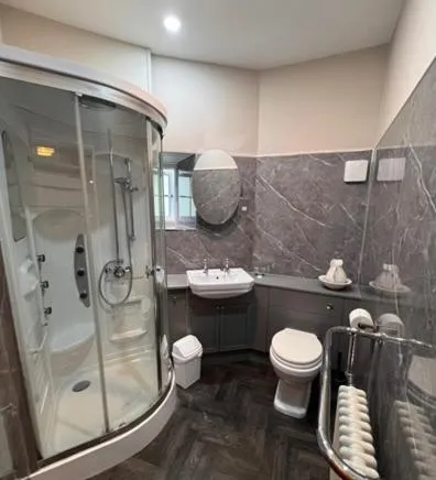 Bathroom in Hunston Mill Self Catering Dog Stay For Free