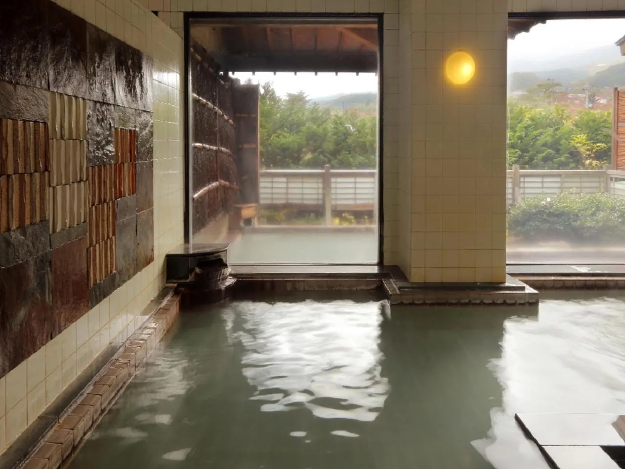 Kagamigaike Hekizantei