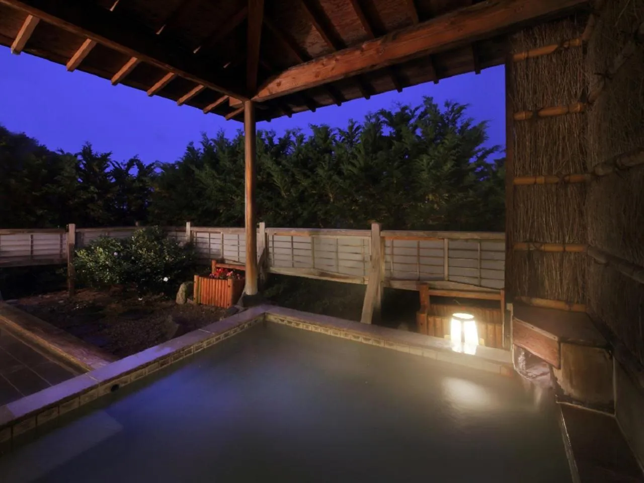 Kagamigaike Hekizantei