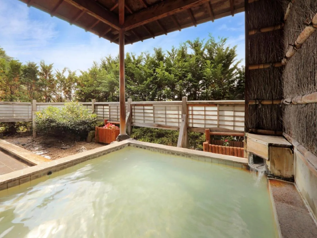 Kagamigaike Hekizantei