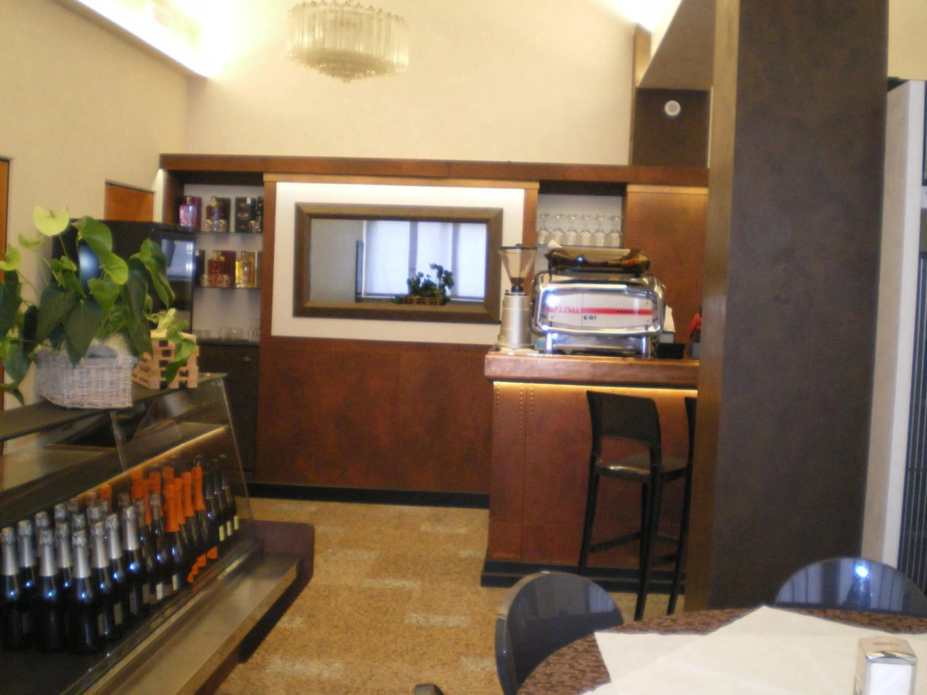 Restaurant/places to eat in Hotel Pico