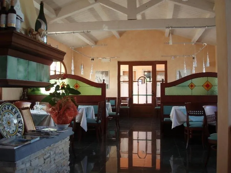 Restaurant/places to eat in Villaggio Turistico Airone