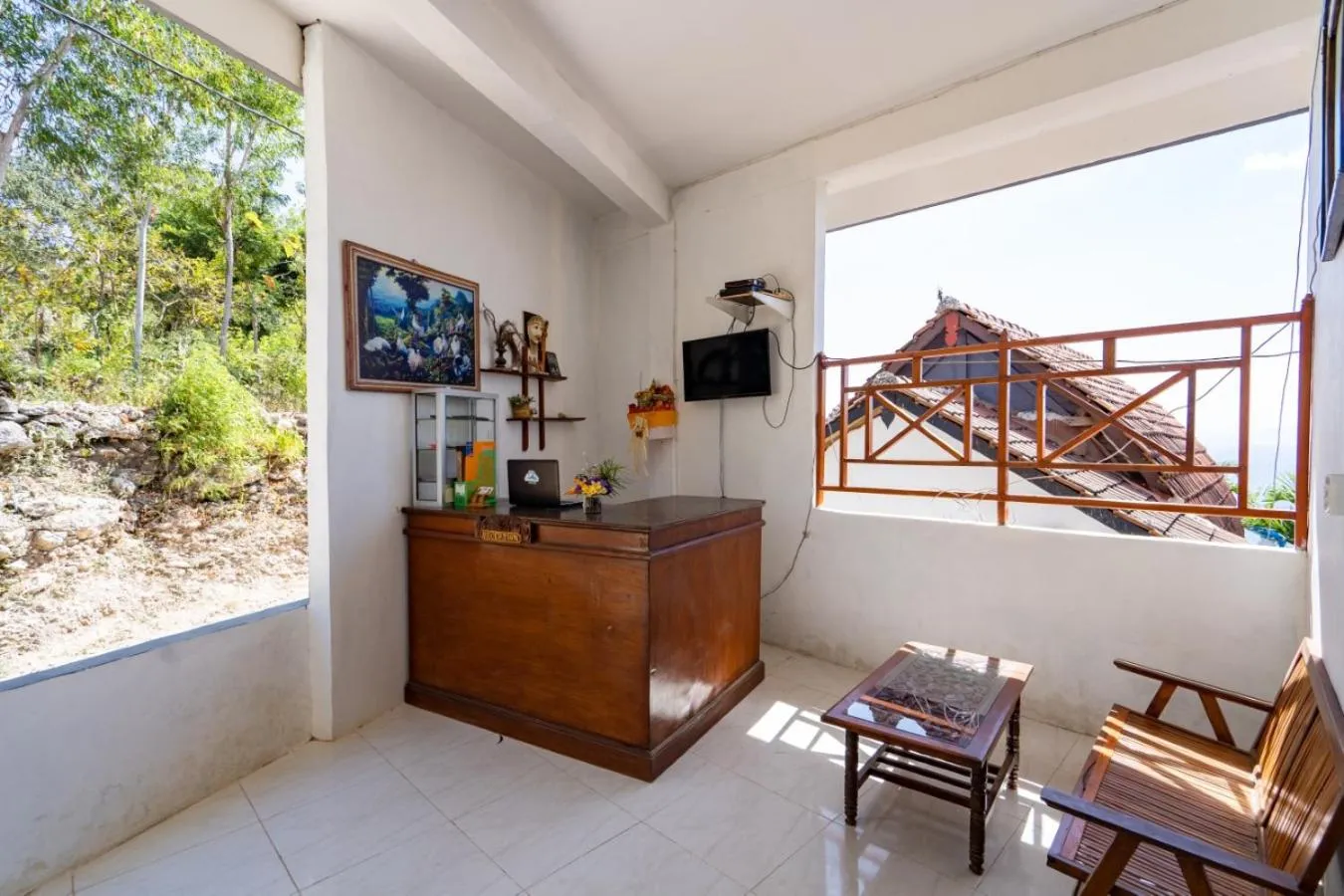 Communal lounge/ TV room in Sundi Ocean Bungalow by ABM