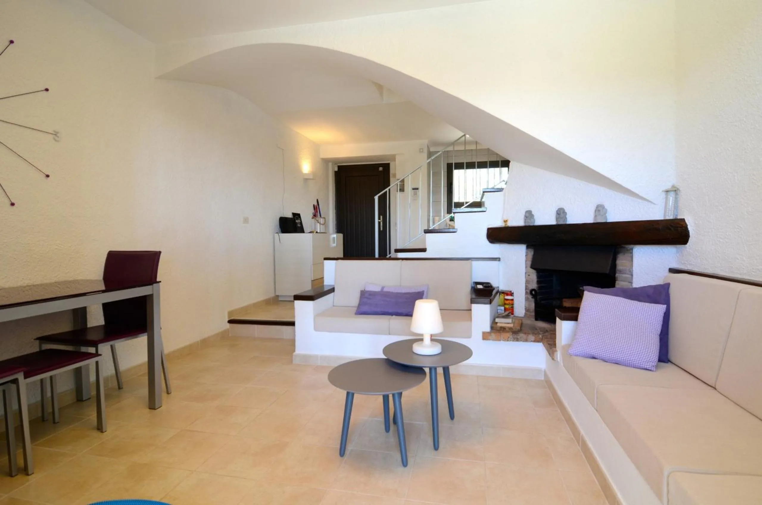 Dining area in ATENES 12