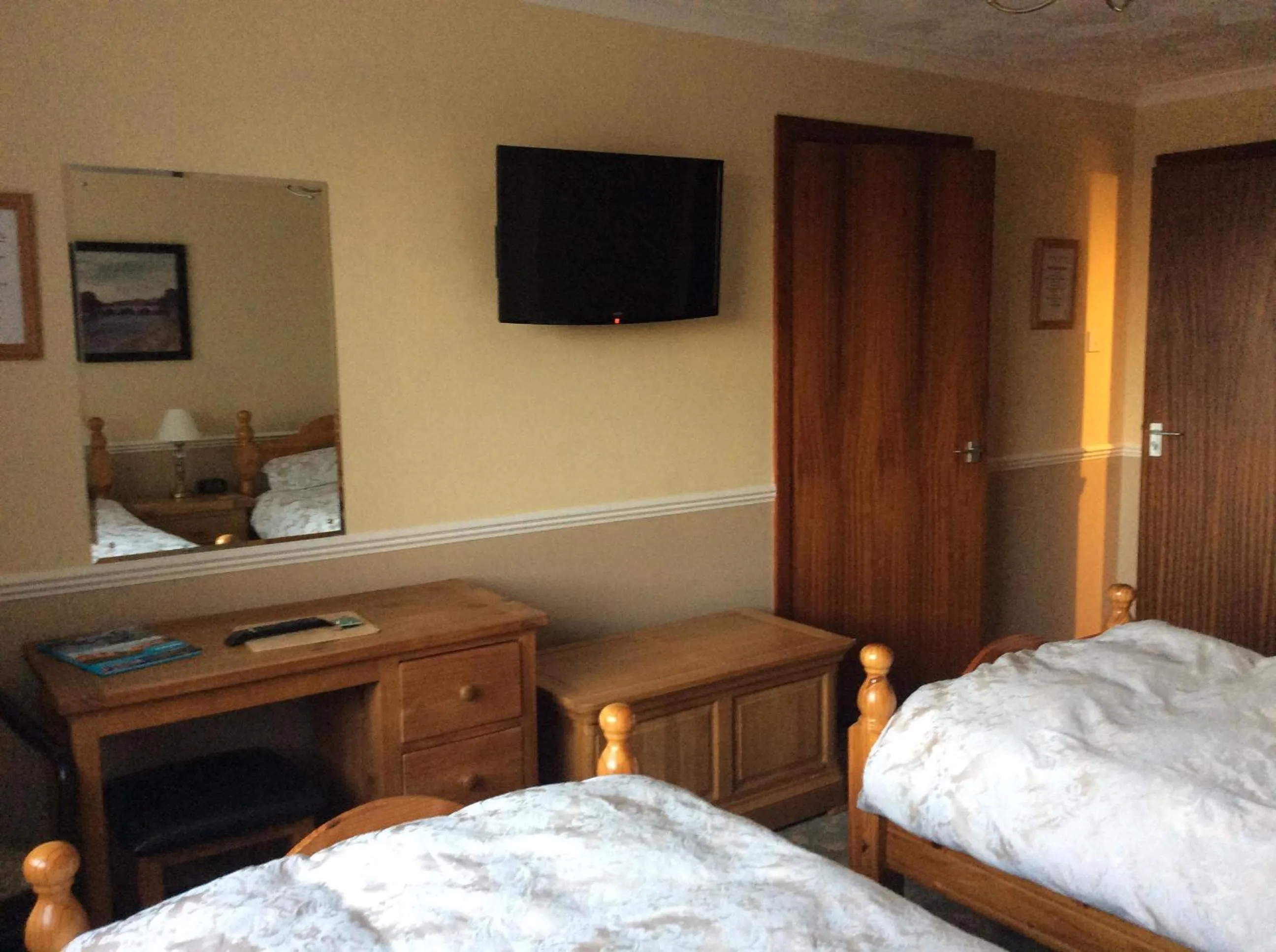 Bedroom, Bed in Hillview Park