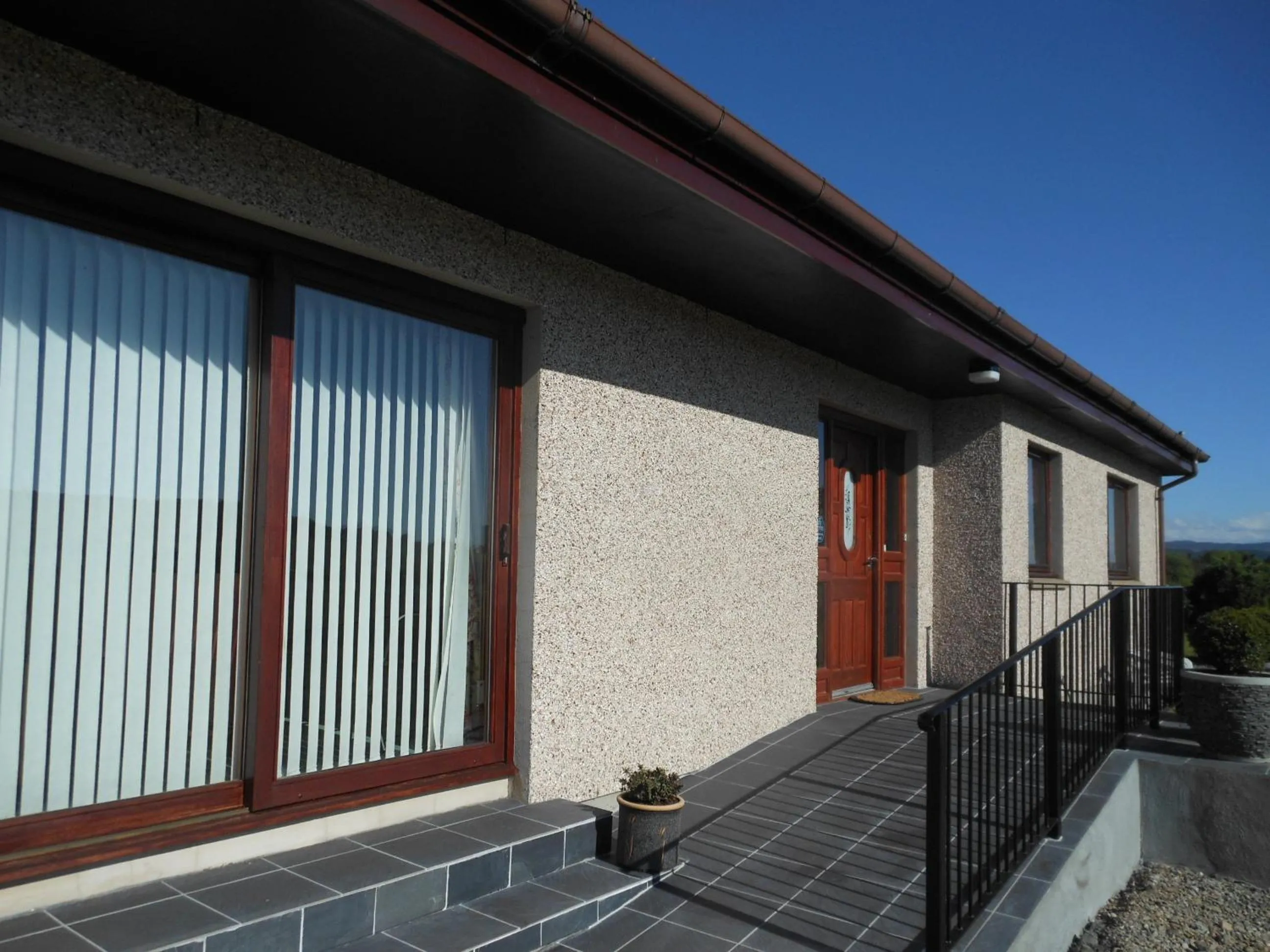 Facade/entrance in Hillview Park