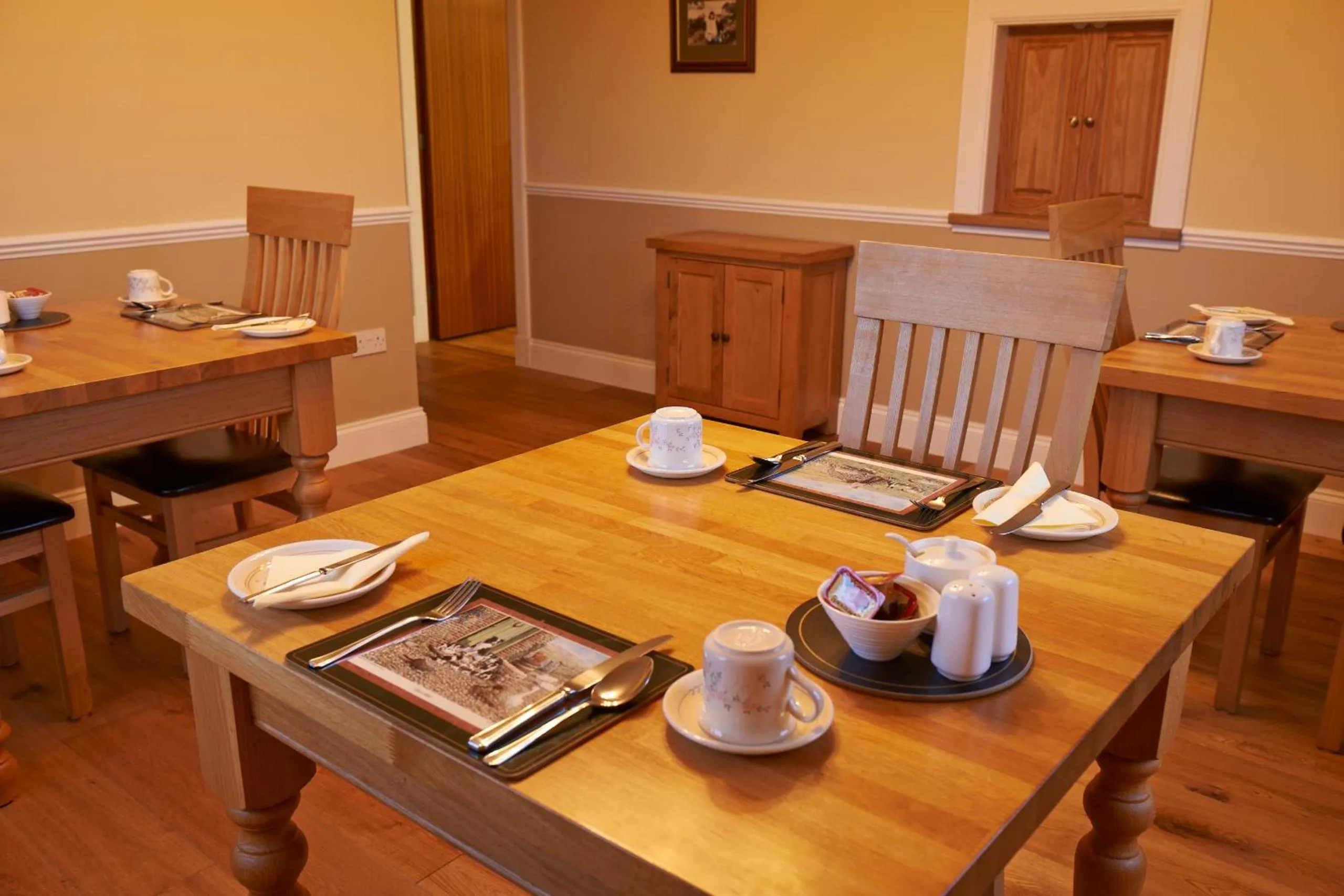 Restaurant/places to eat in Hillview Park
