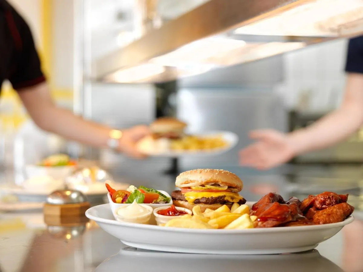 Restaurant/places to eat in Road House Hotel