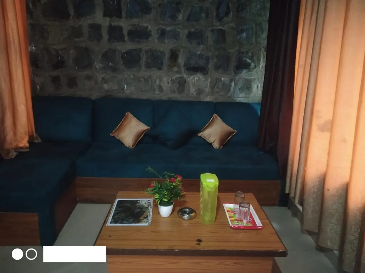 Living room in Jungle King Resort
