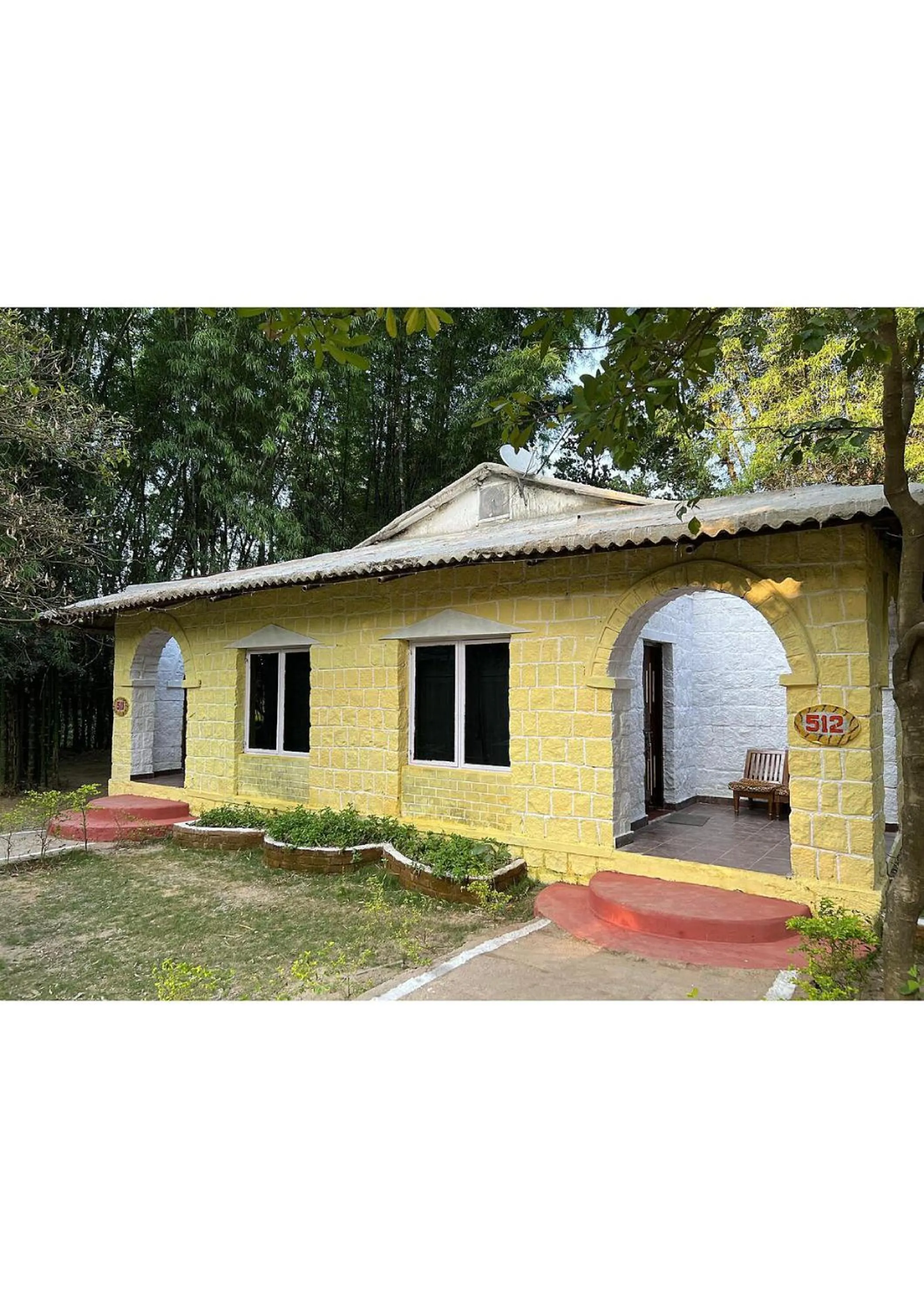 Property building in Jungle King Resort