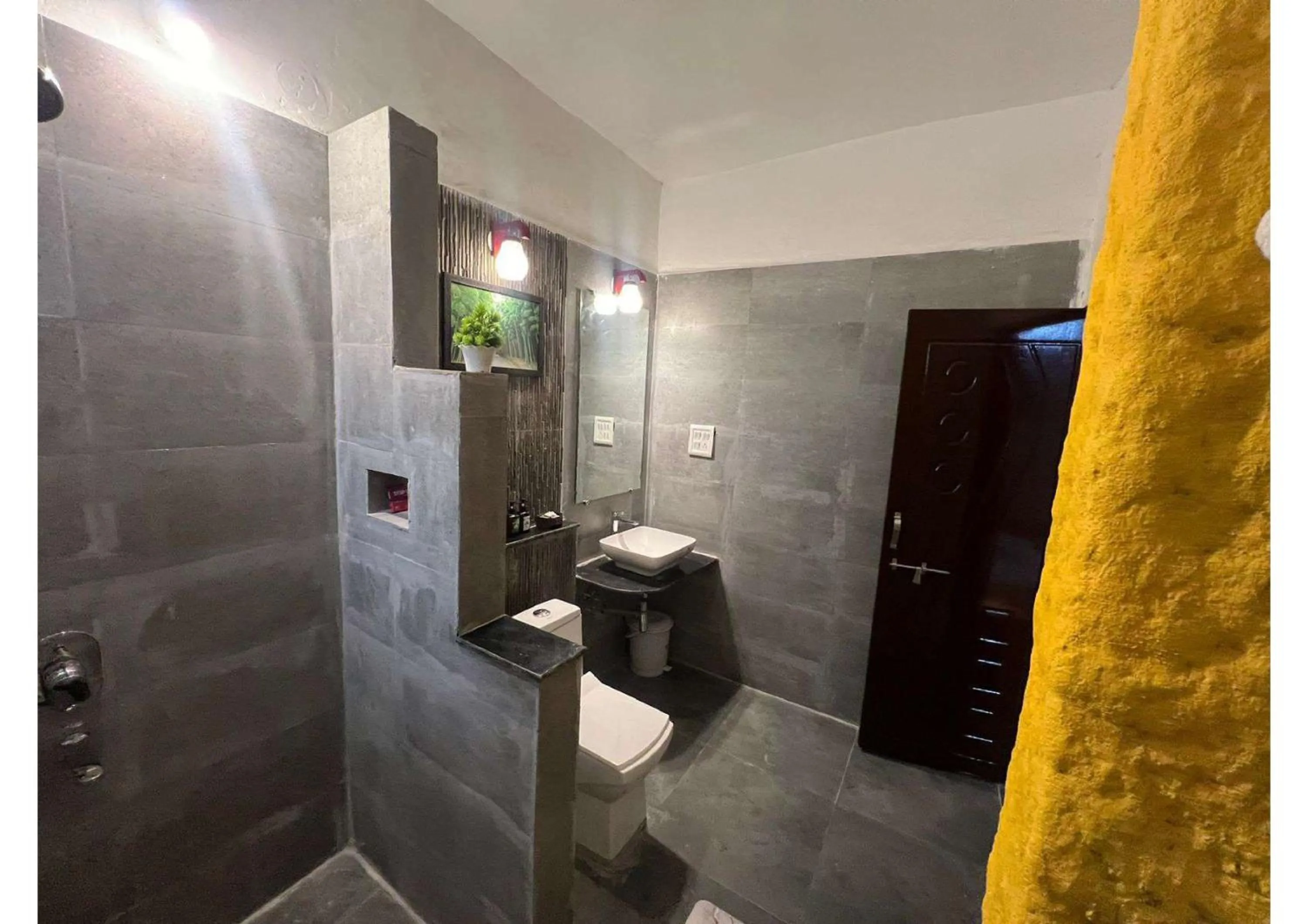 Bathroom in Jungle King Resort