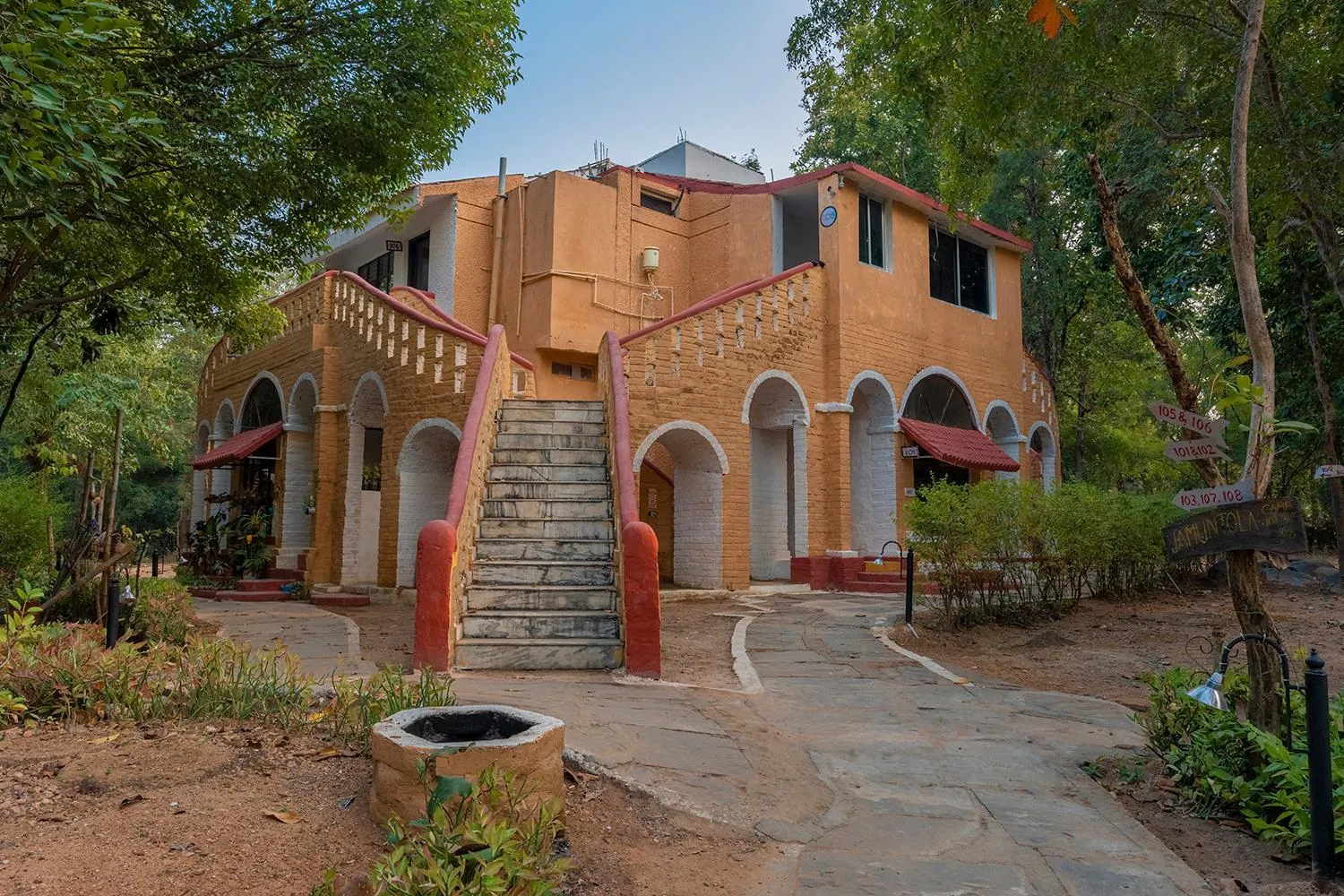 Property building in Jungle King Resort