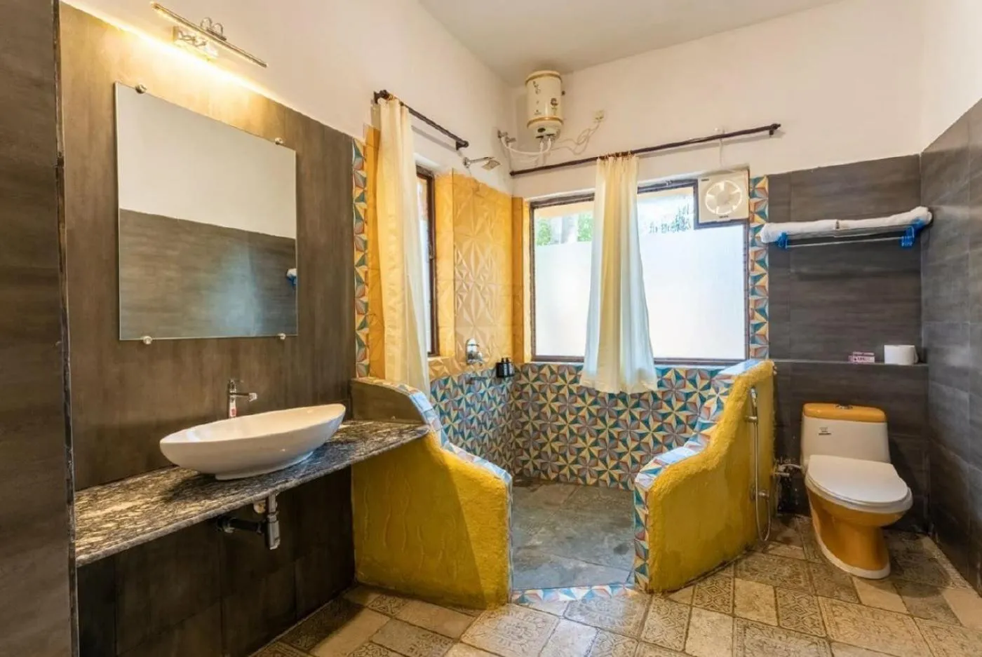 Bathroom in Jungle King Resort