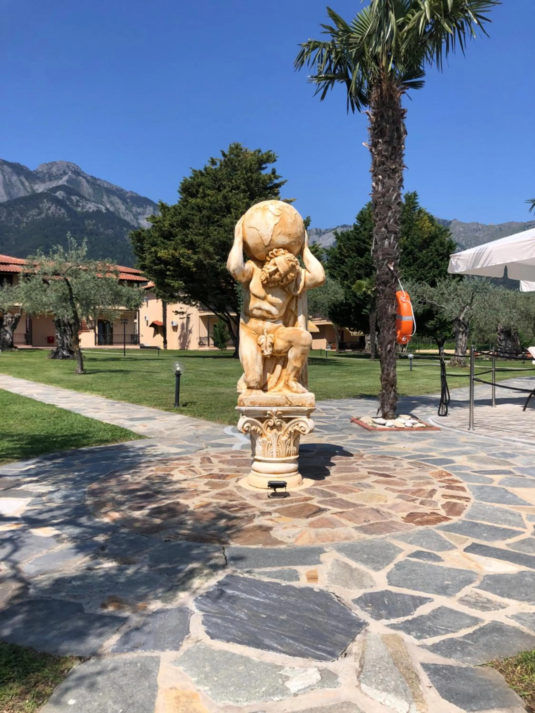 Facade/entrance in Ariadni Hotel Bungalows