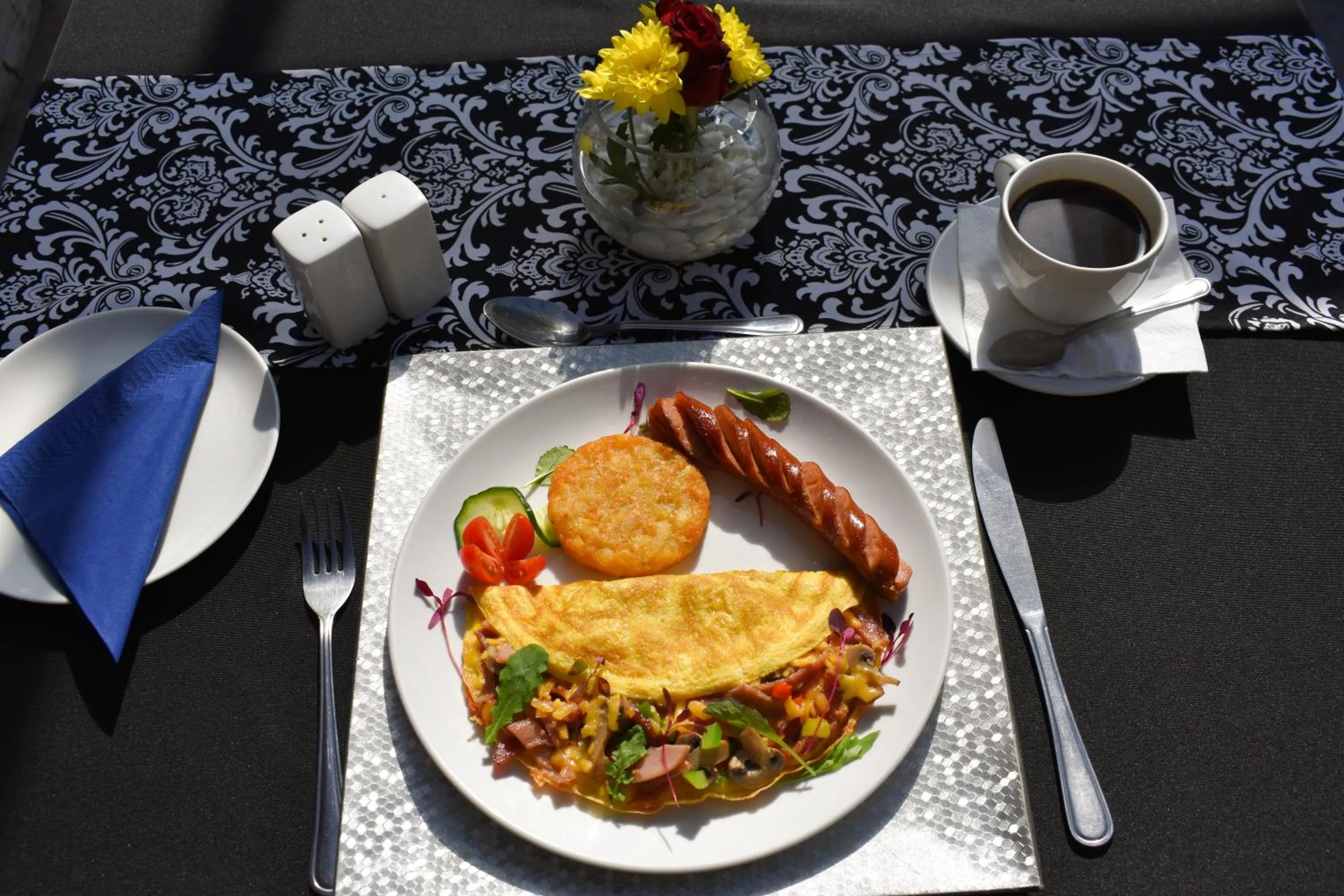 Restaurant/places to eat in Waterfalls Boutique Hotel