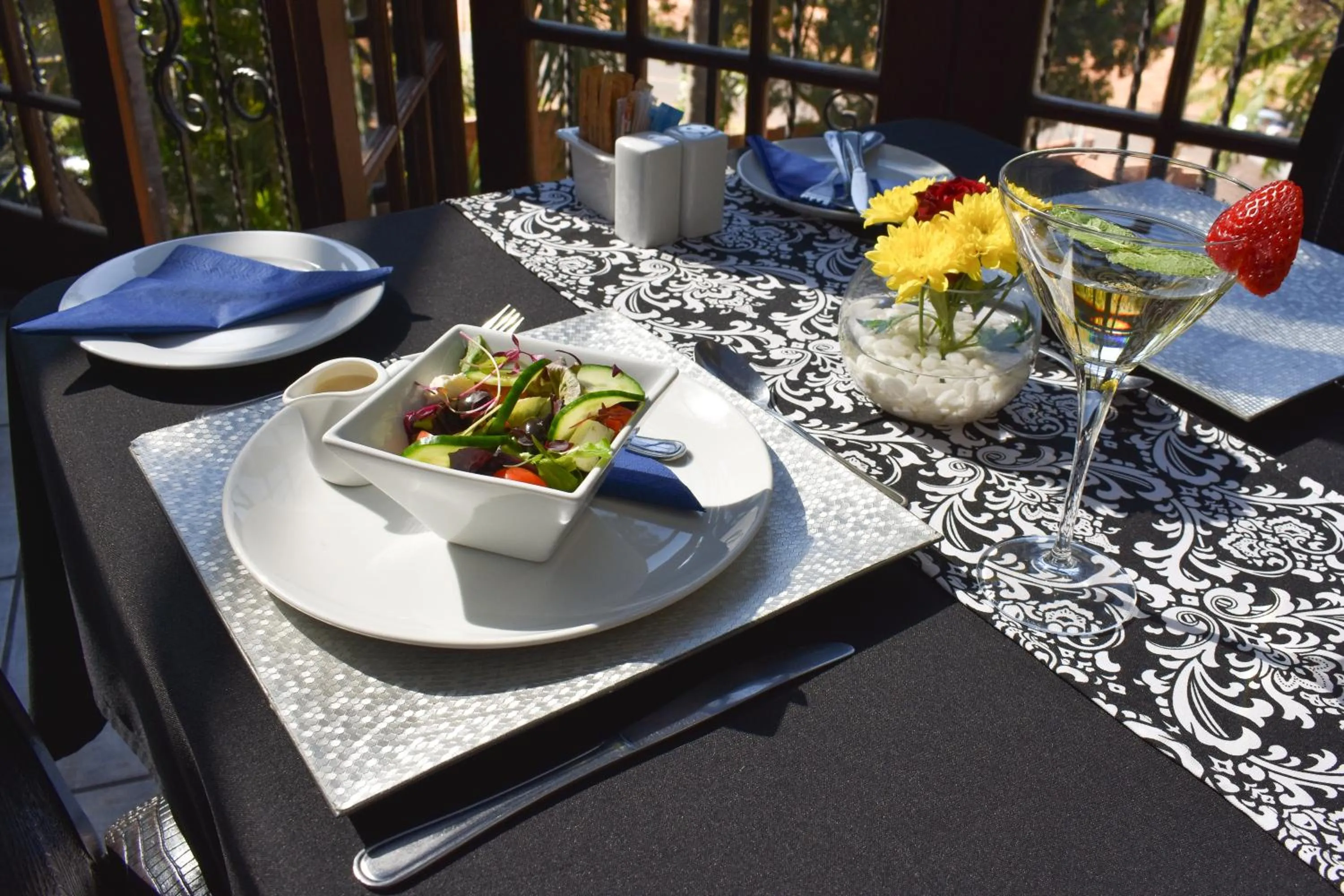 Restaurant/places to eat in Waterfalls Boutique Hotel